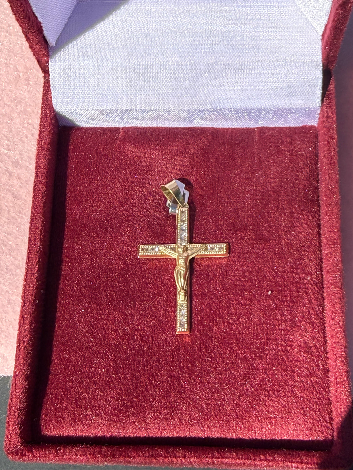 14K Gold Detailed Crucifix Pendant – 1.5”