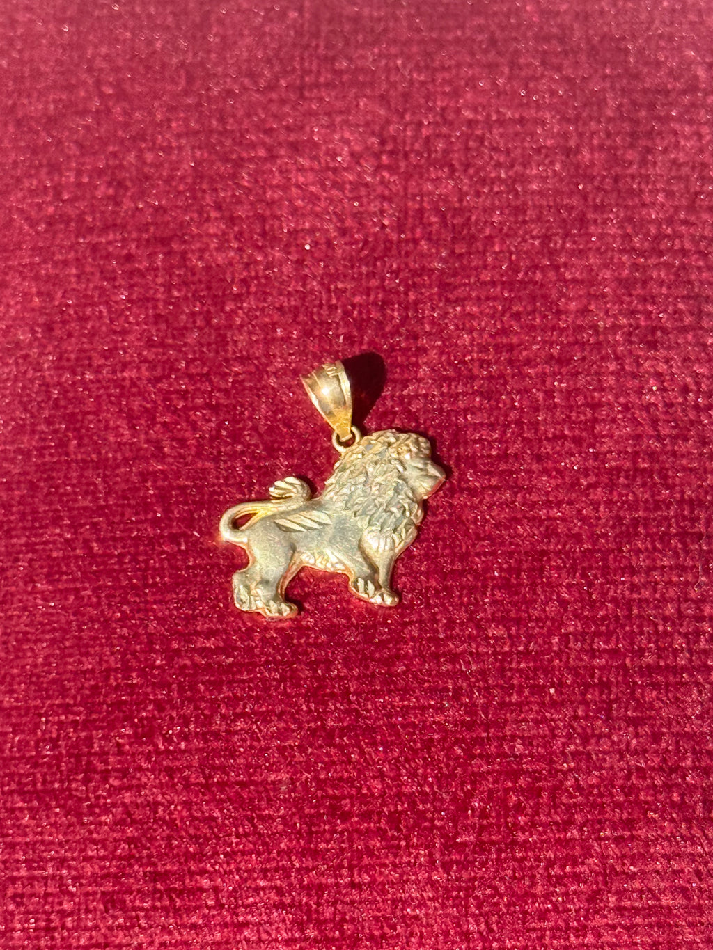 10K Gold Lion Pendant – 0.70”