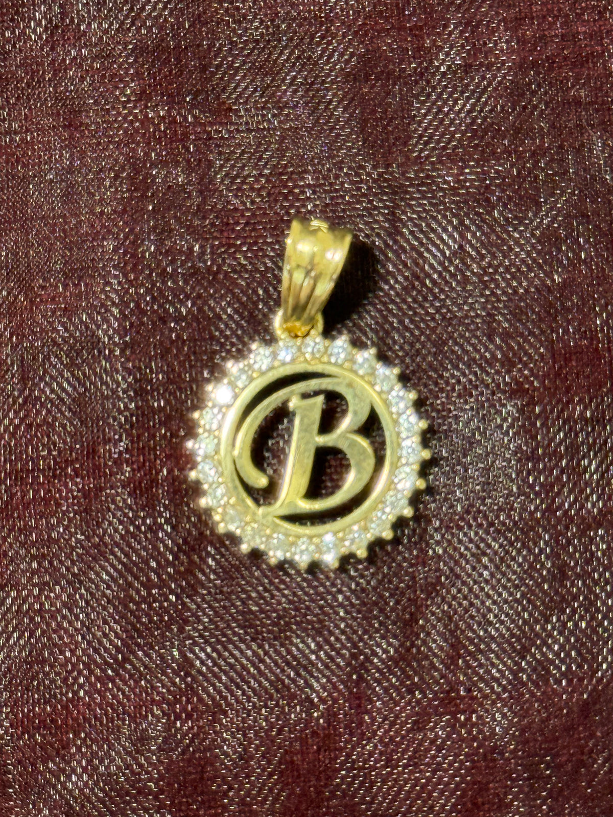 10K Gold Letter B Circle Pendant