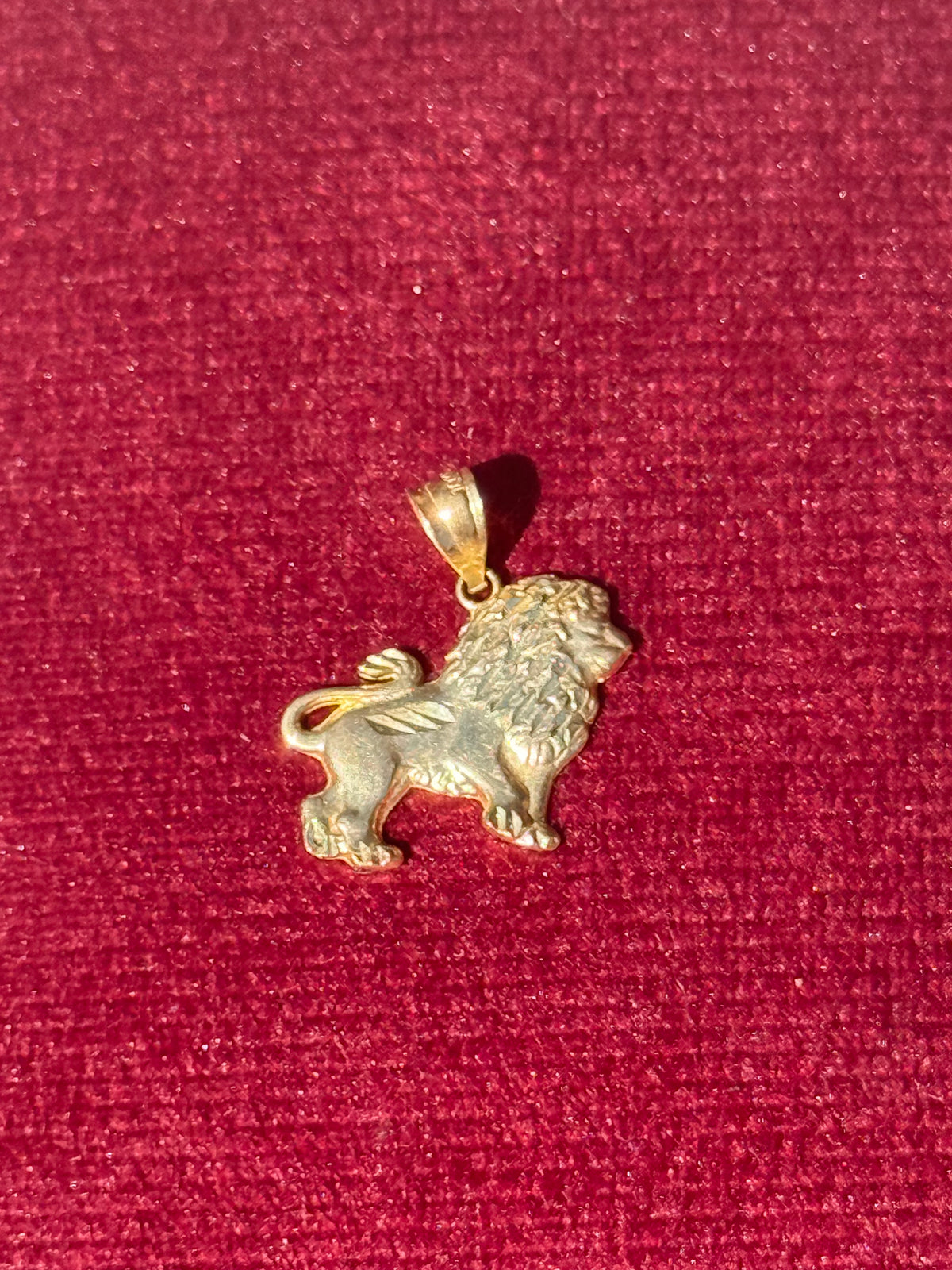 10K Gold Lion Pendant – 0.70”