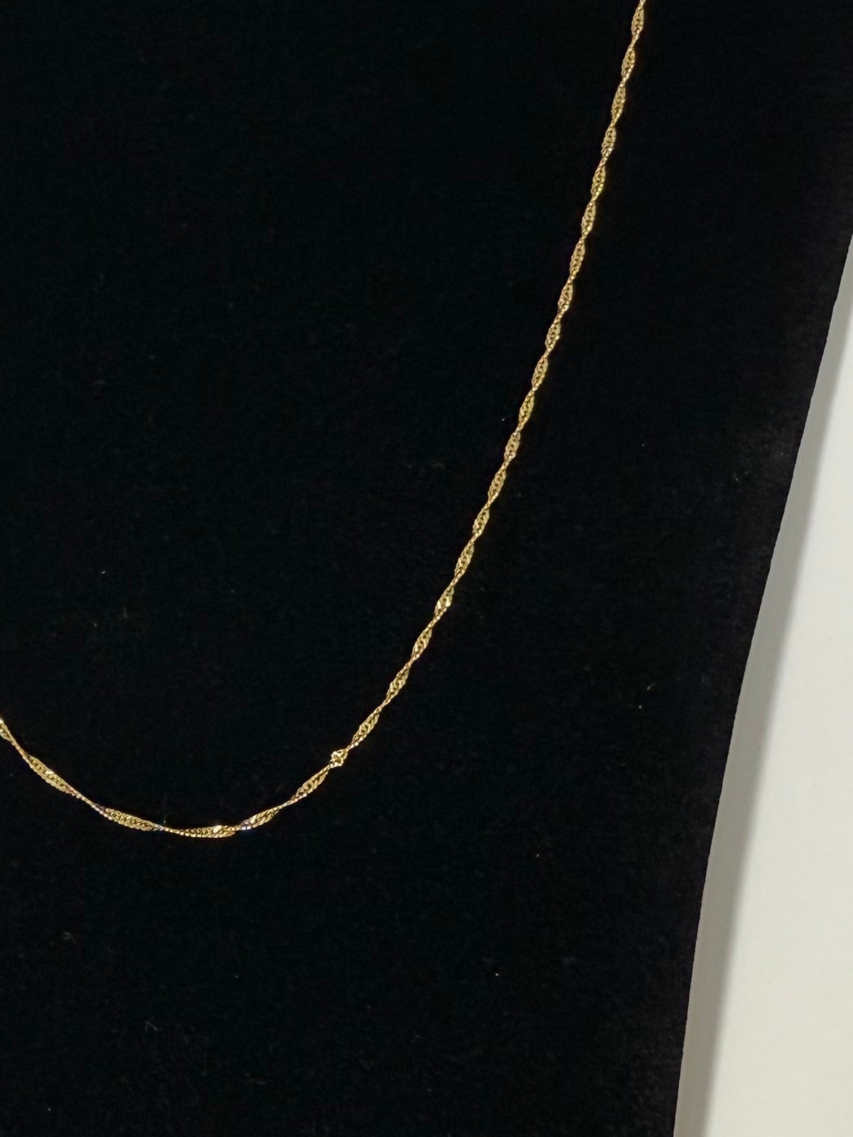 10K Gold Diamond-Cut Singapore Chain – 20” | 1.1mm