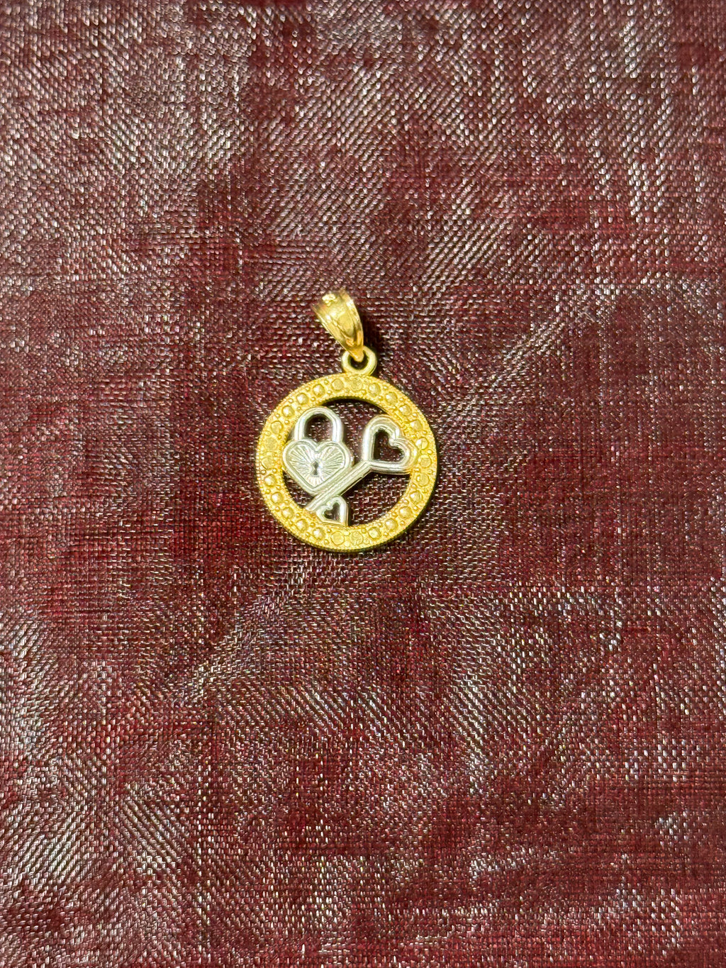 10K Two-Tone Lock & Key Circle Pendant
