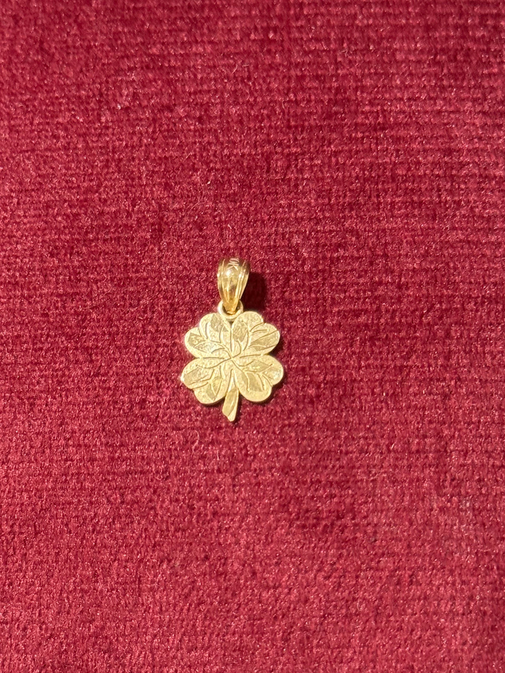10K Gold Four-Leaf Clover Pendant – Small