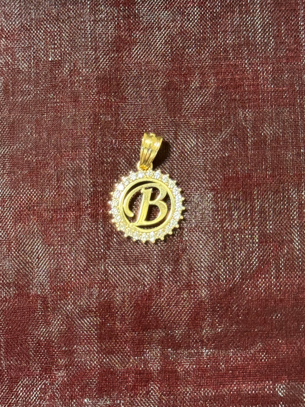 10K Gold Letter B Circle Pendant