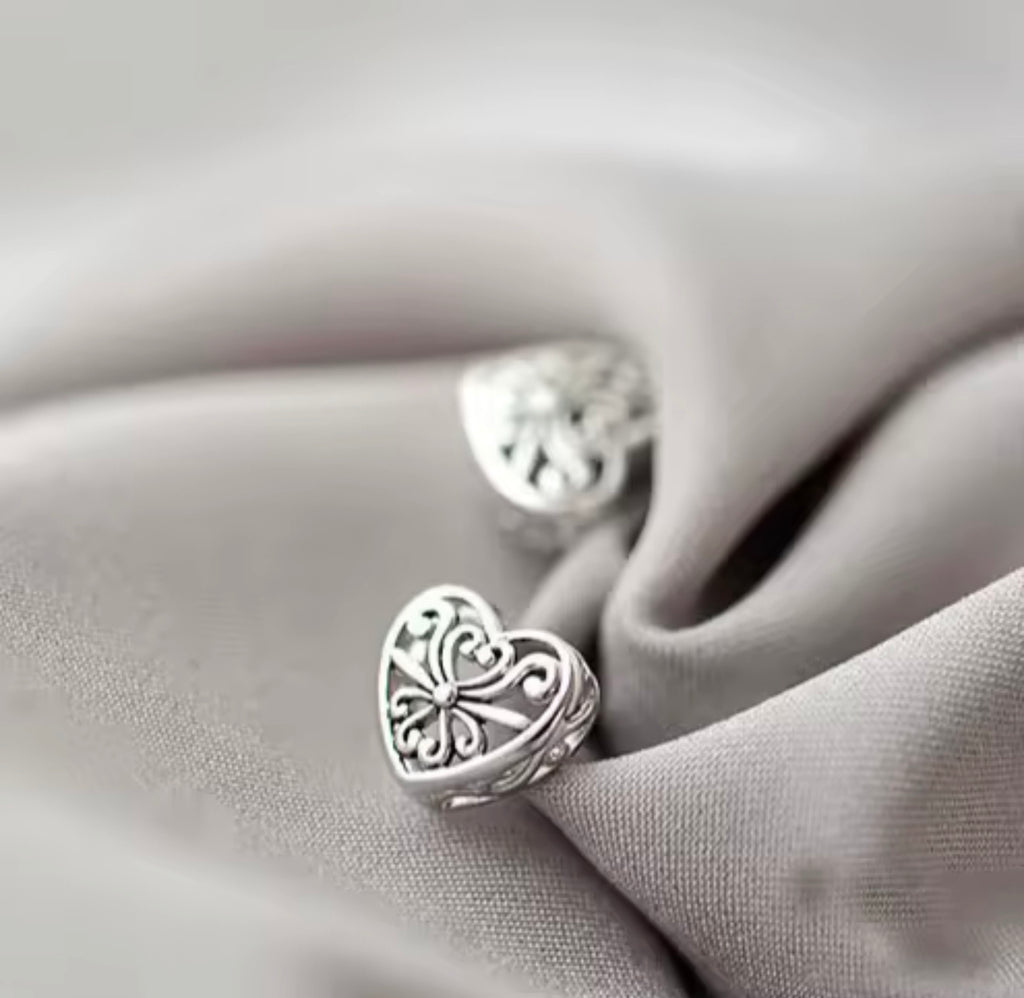 925 Sterling Silver Filigree Heart Stud Earrings