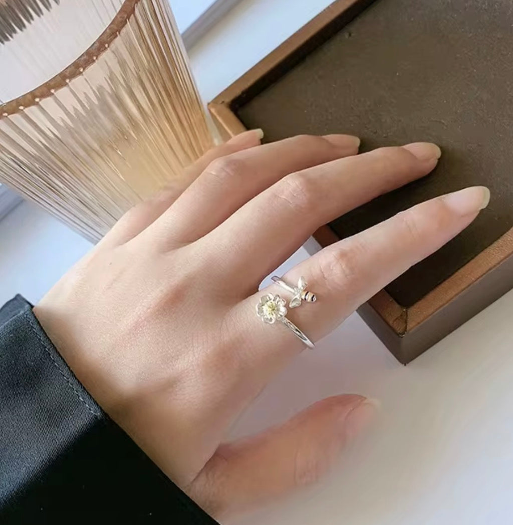 925 Sterling Silver Adjustable Bee & Flower Ring