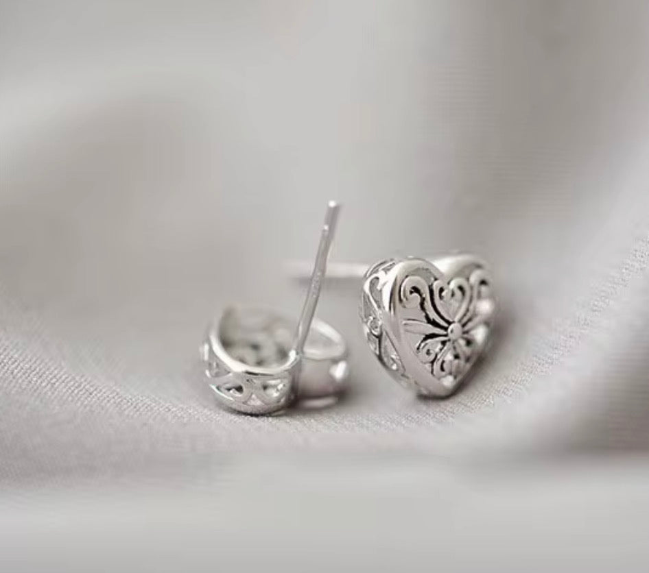 925 Sterling Silver Filigree Heart Stud Earrings
