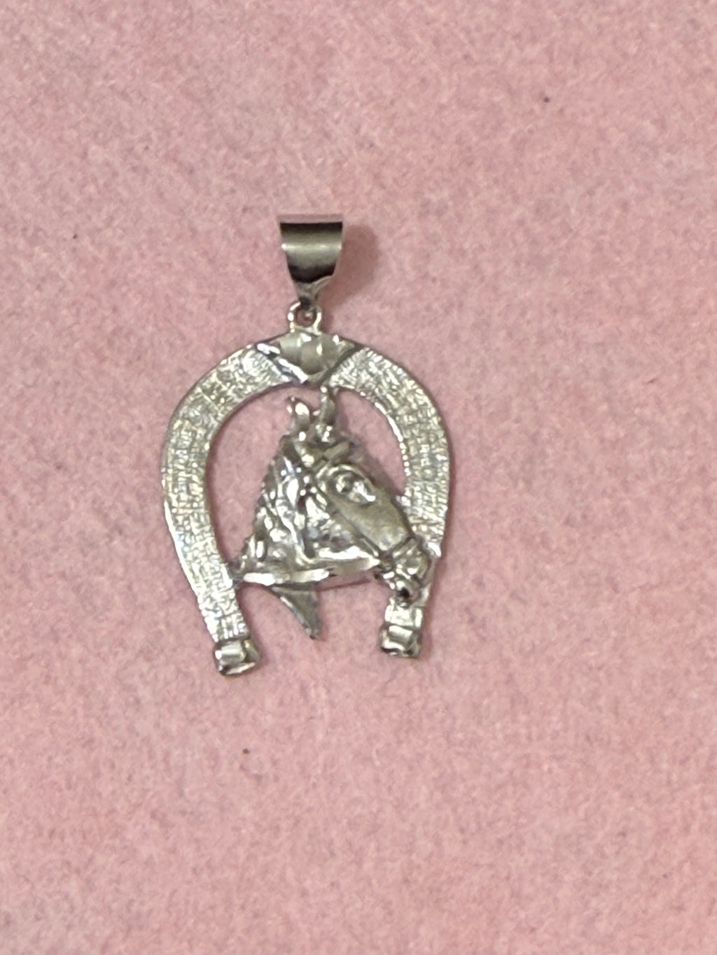 925 Sterling Silver Horse Head & Horseshoe Pendant – Medium