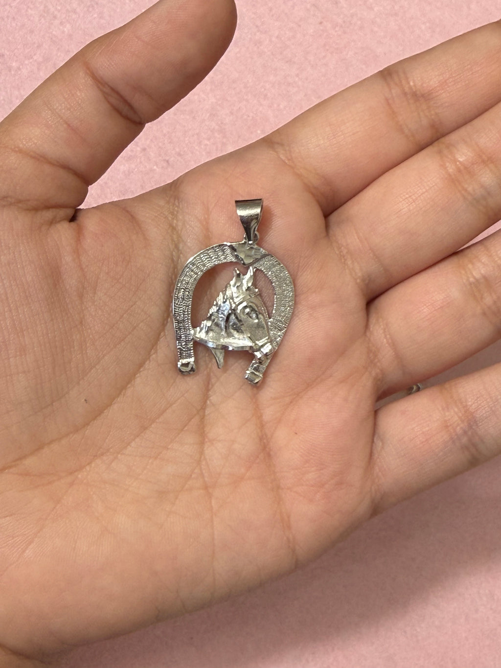 925 Sterling Silver Horse Head & Horseshoe Pendant – Medium