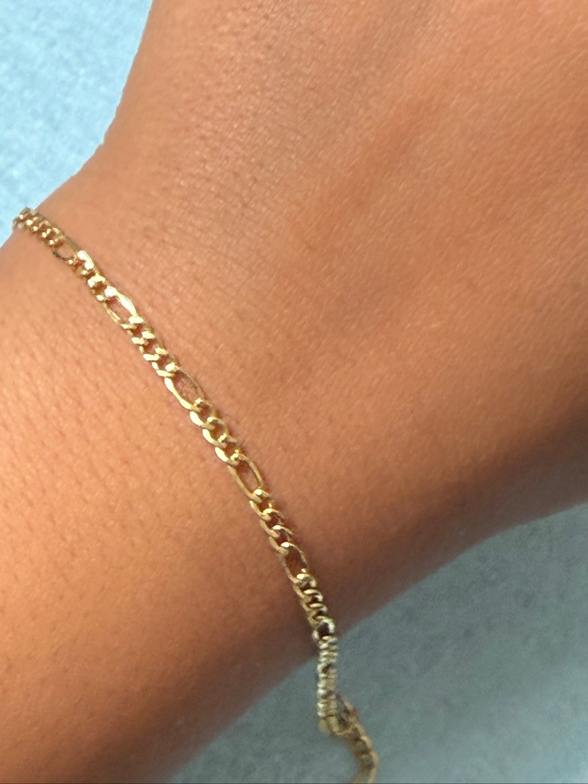 10K Yellow Gold Figaro Chain Bracelet – 2.5mm | 7.5”