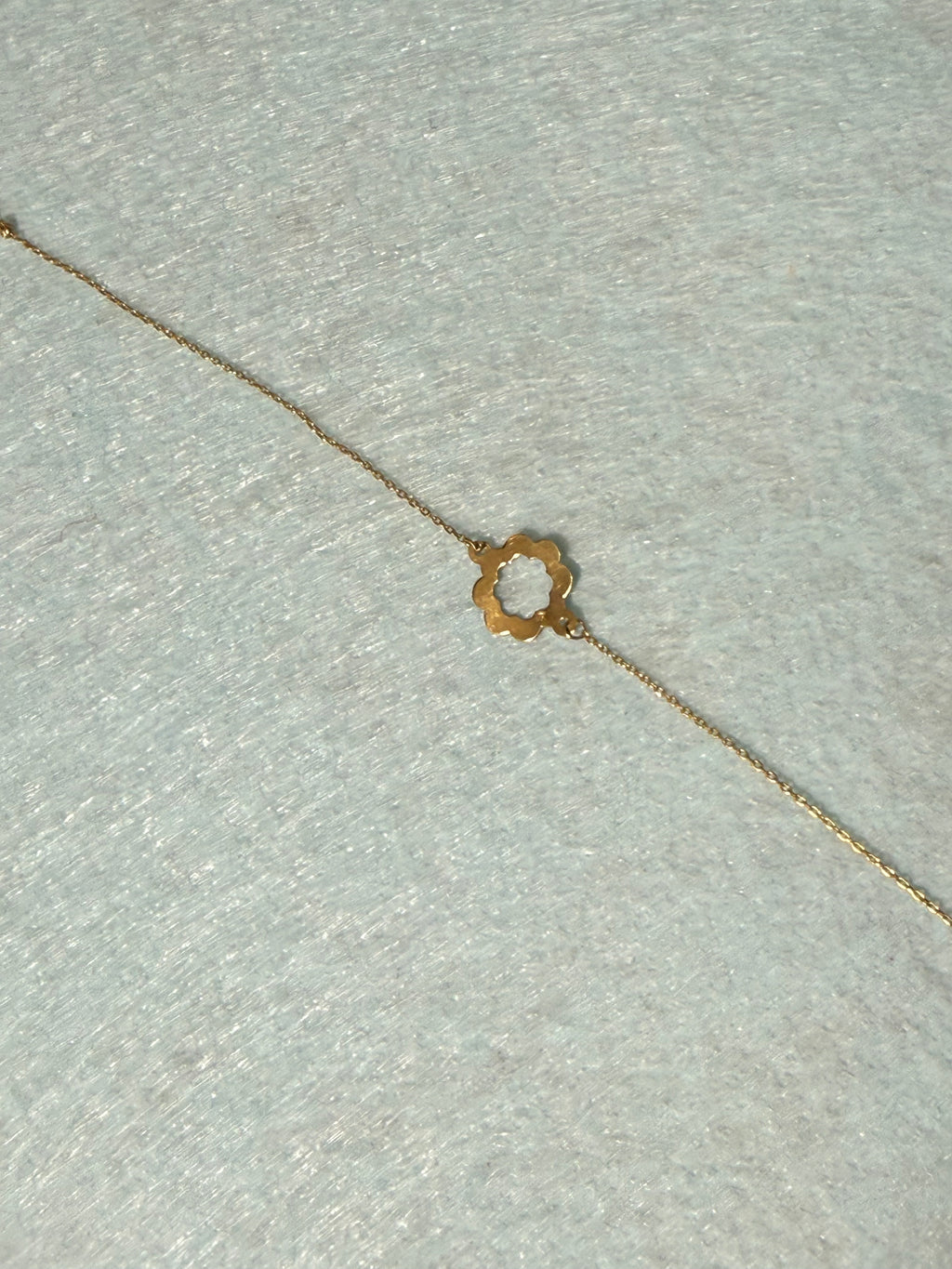 8K Yellow Gold Open Flower Bracelet – 7”