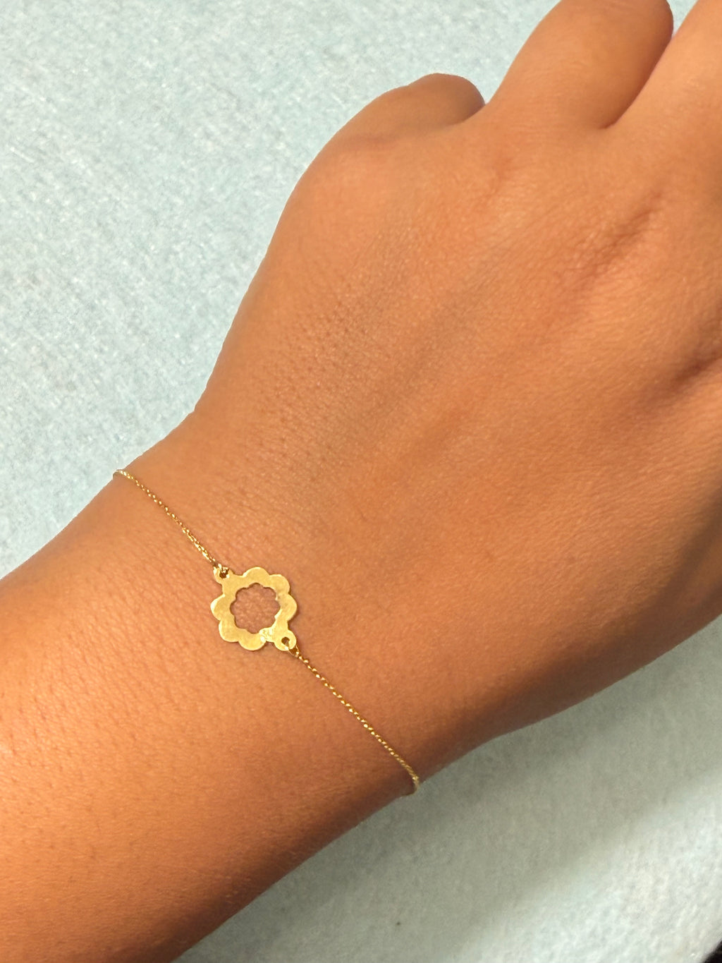 8K Yellow Gold Open Flower Bracelet – 7”