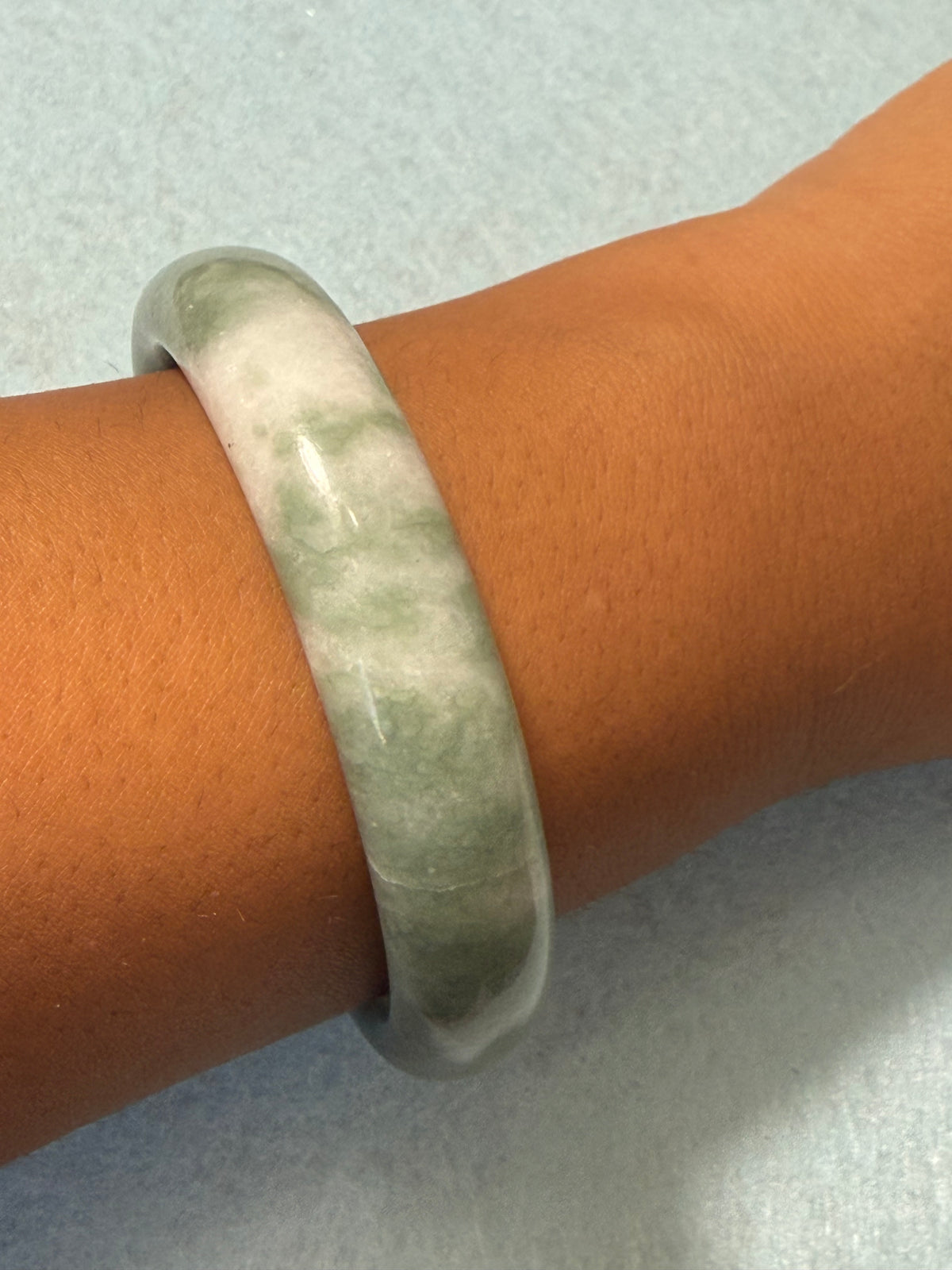 Grade A Natural Jade Bangle – Light Green & White – Medium