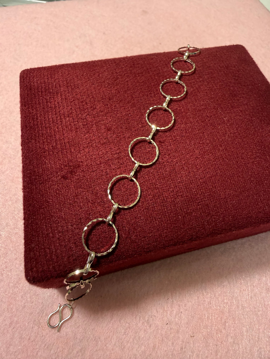 925 Sterling Silver Diamond-Cut Open Circle Link Bracelet – 8" Adjustable