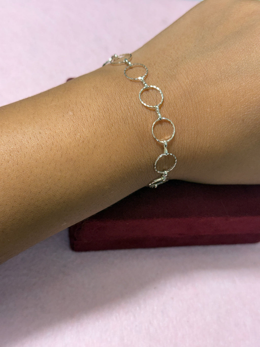 925 Sterling Silver Diamond-Cut Open Circle Link Bracelet – 8" Adjustable