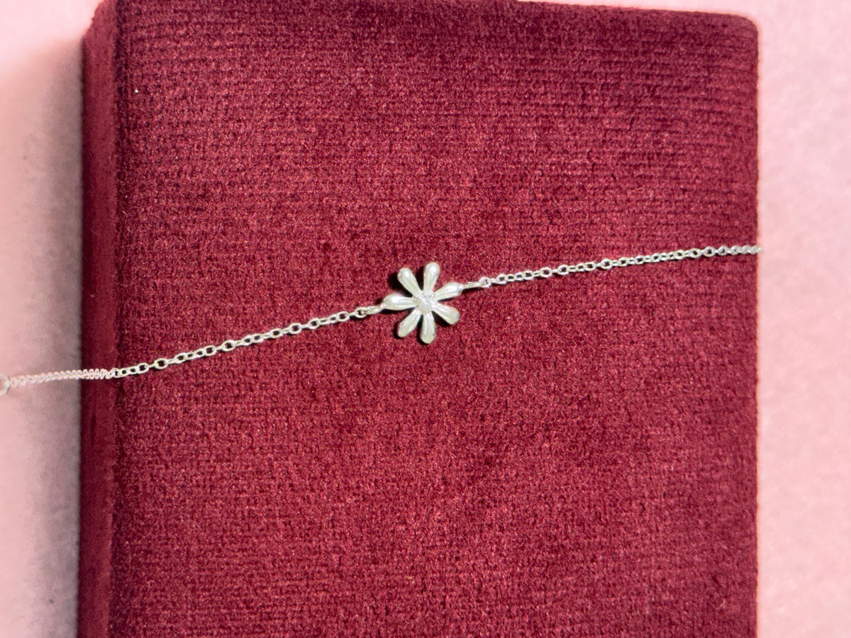 925 Sterling Silver Six-Petal Flower Bracelet – 7" Adjustable
