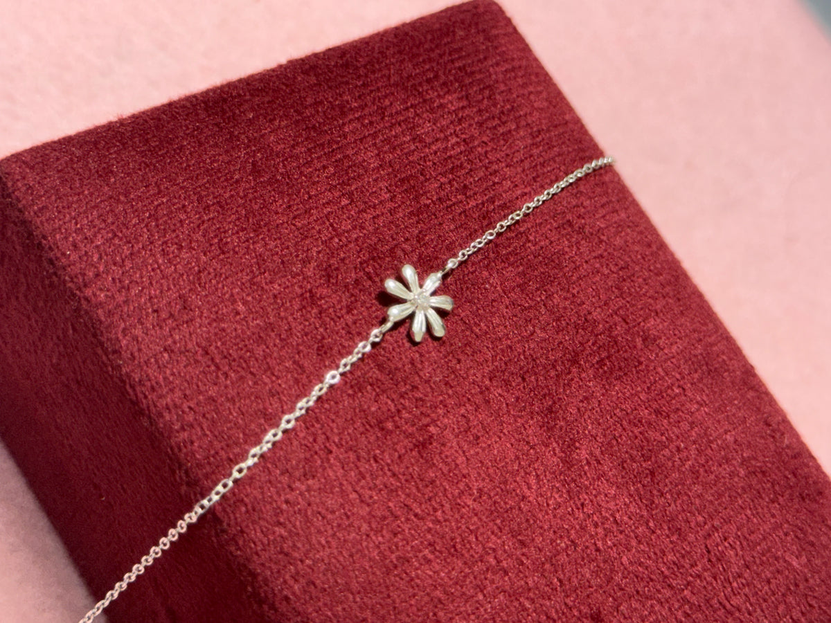 925 Sterling Silver Six-Petal Flower Bracelet – 7" Adjustable