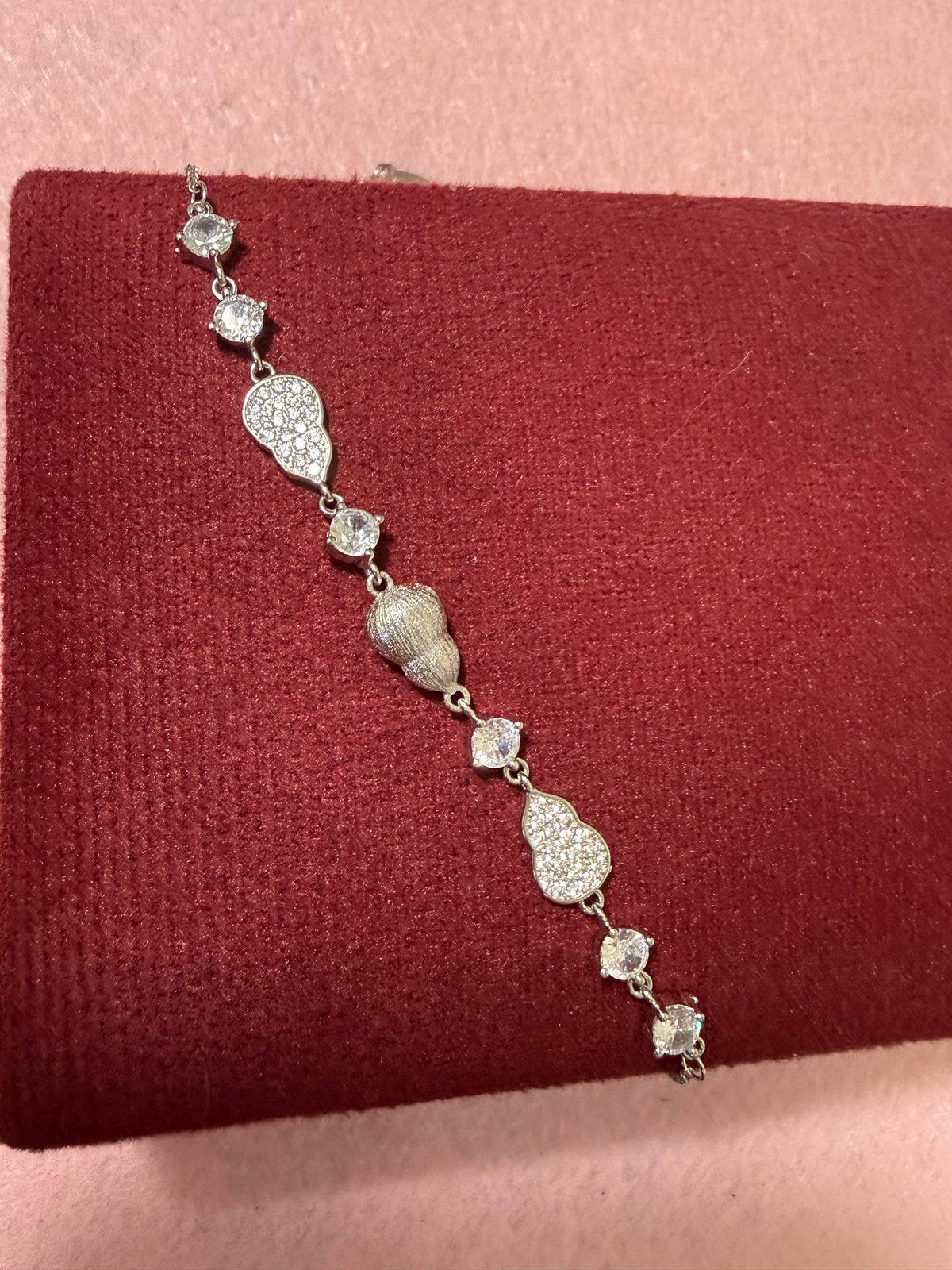 925 Sterling Silver Sparkling Pear-Shaped Bracelet – 8" Adjustable
