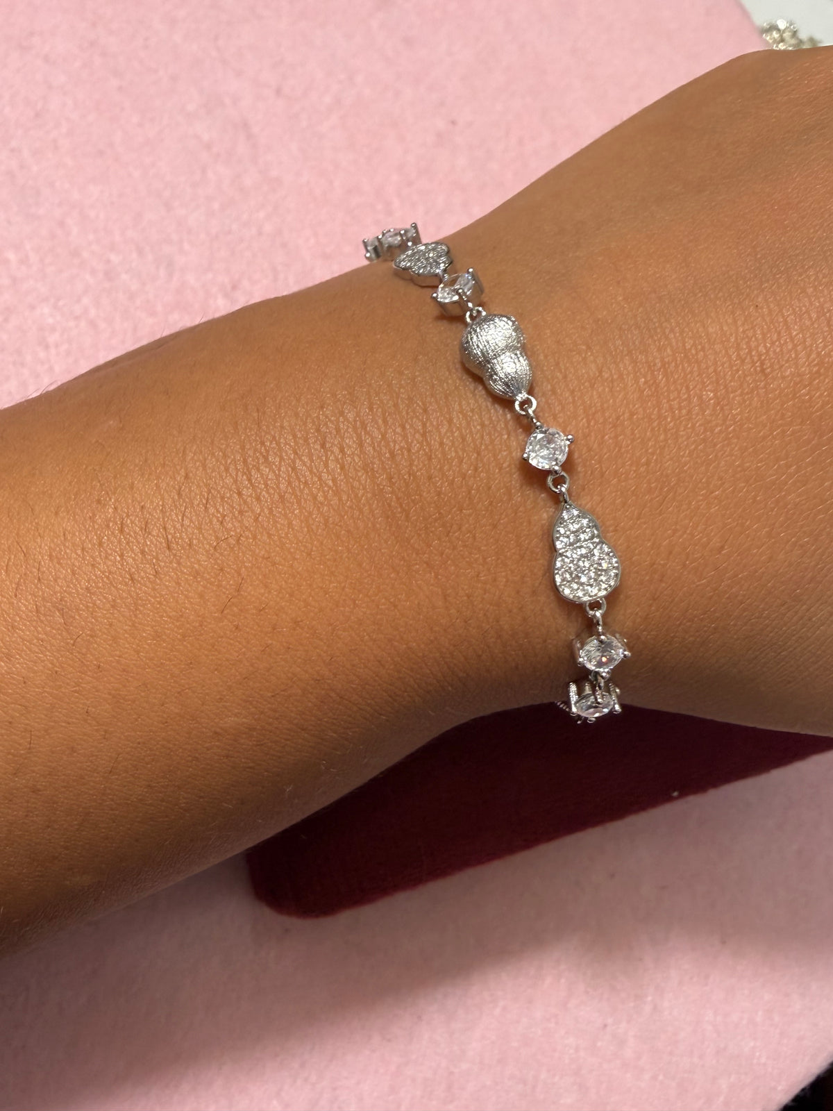 925 Sterling Silver Sparkling Pear-Shaped Bracelet – 8" Adjustable