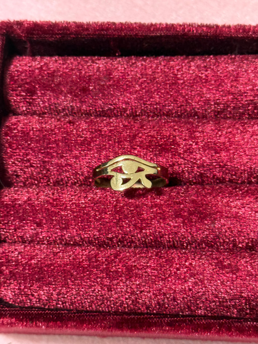 10K Yellow Gold Eye of Horus Ring – Size 7.5