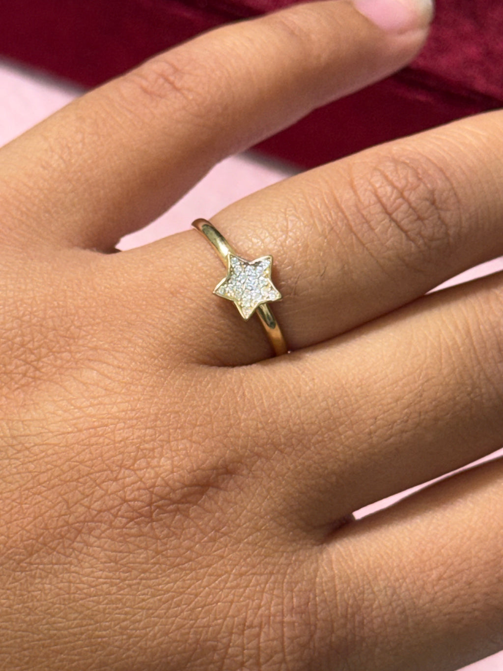 14K Yellow Gold Sparkling Star Ring – Size 6.5