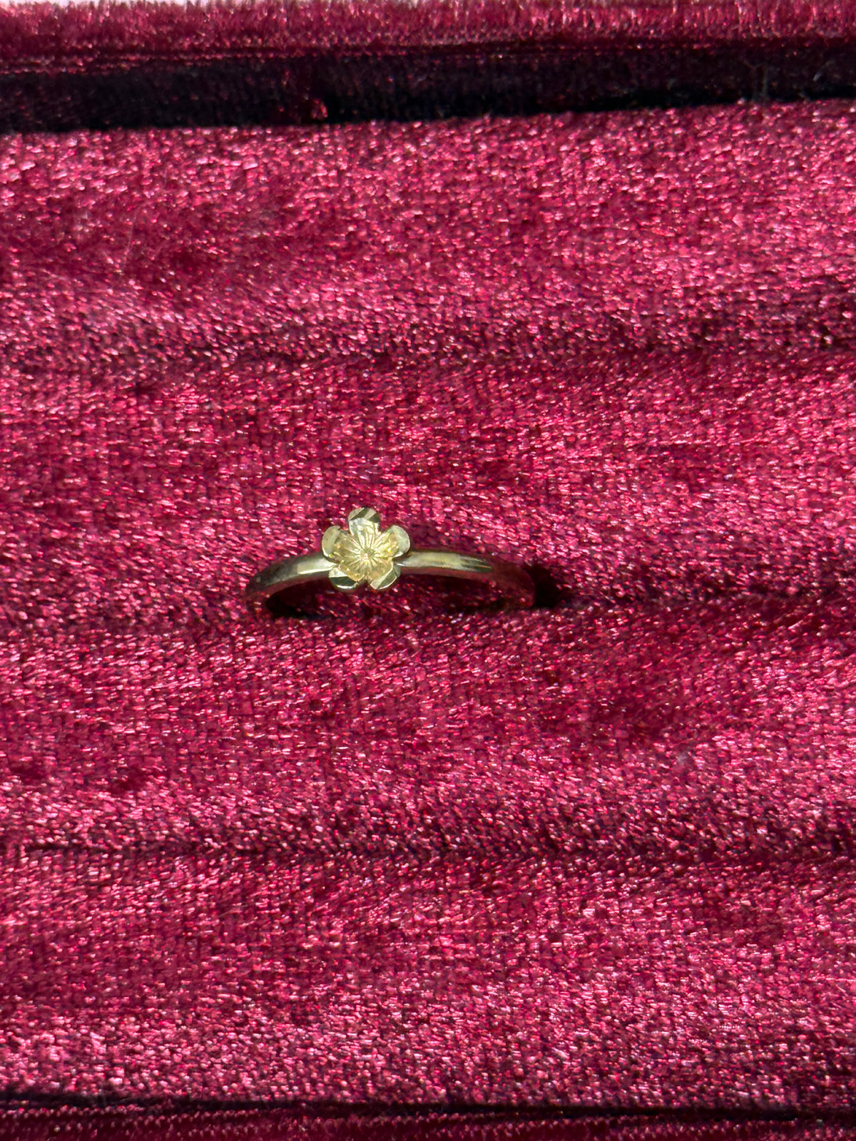 10K Yellow Gold Five-Petal Flower Ring – Size 6