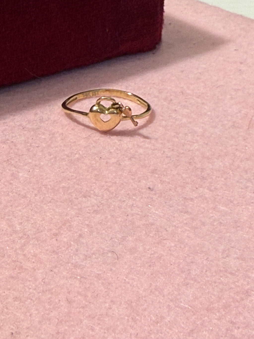 14K Gold Heart Lock & Key Ring – Size 7.75