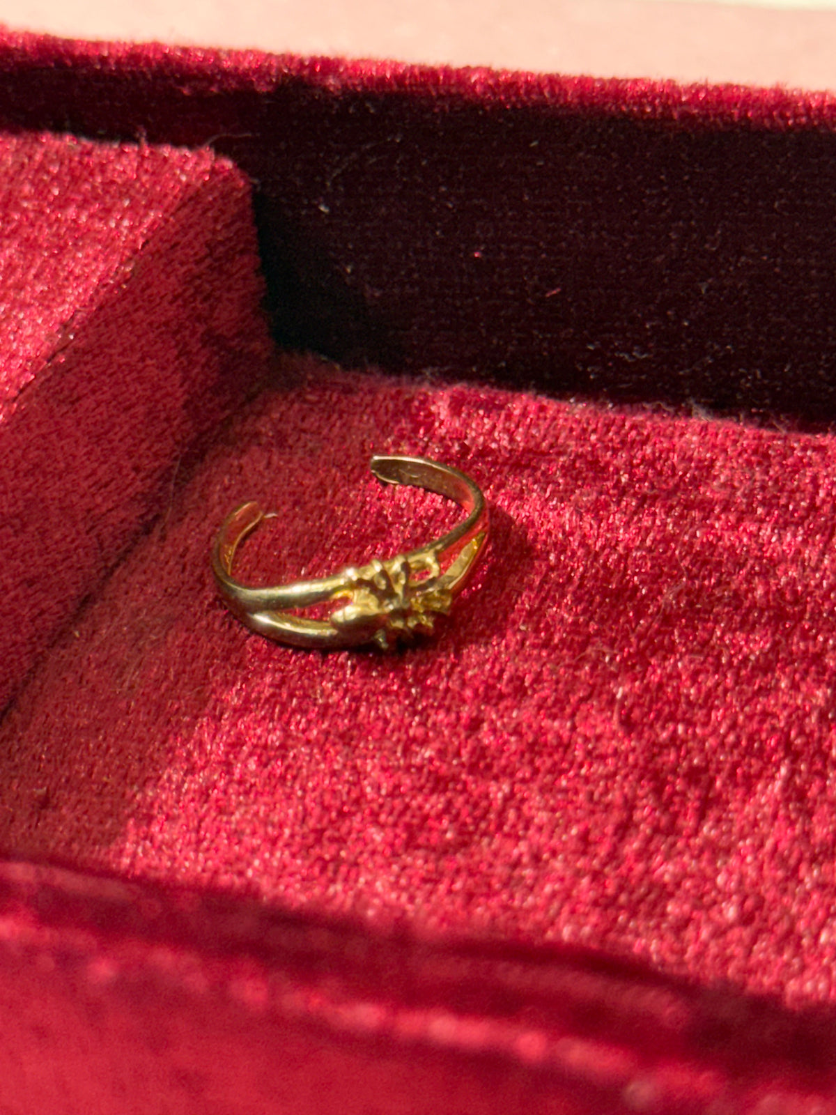 10K Gold Diamond-Cut Floral Toe Ring – Adjustable