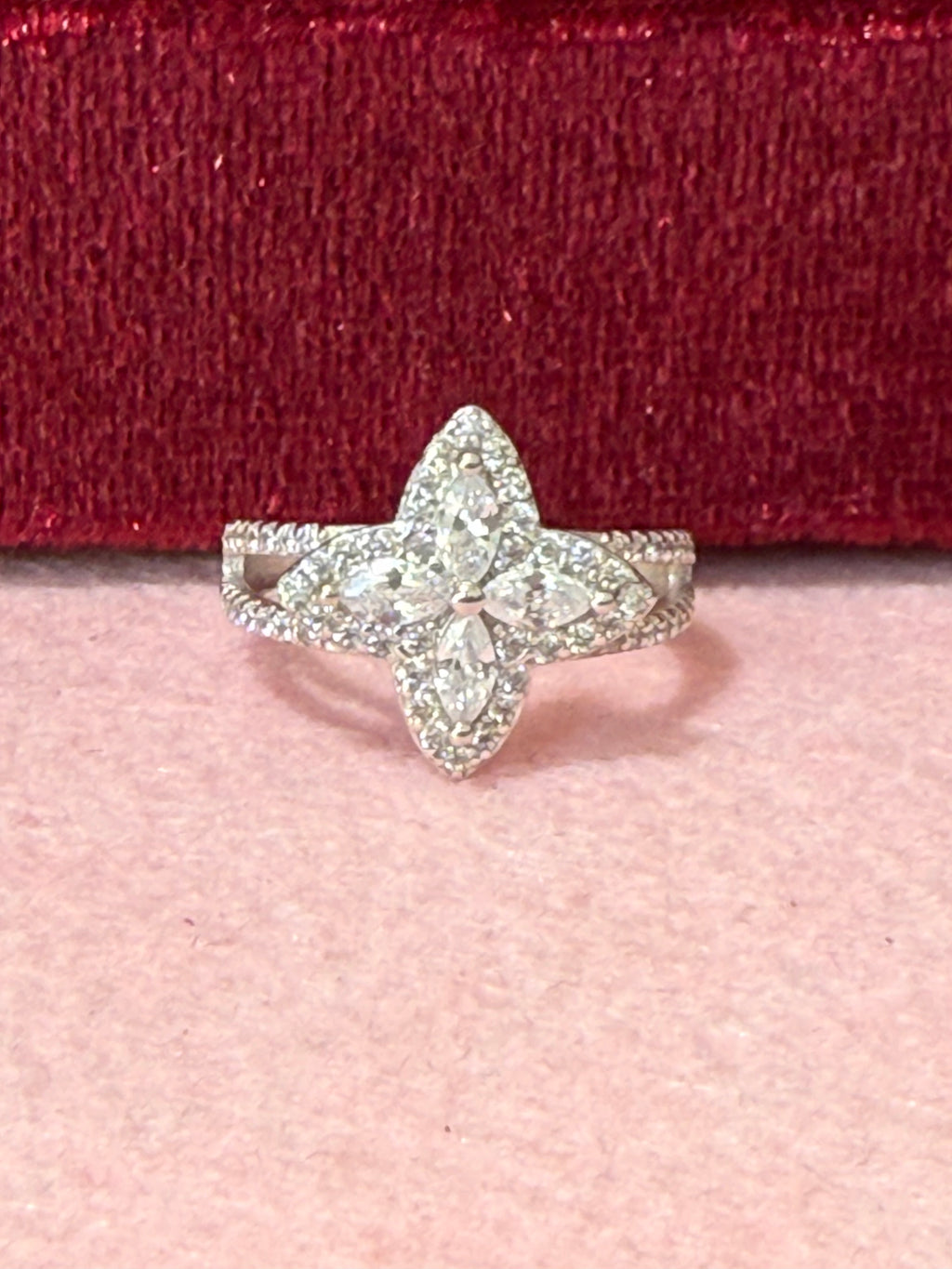 925 Sterling Silver Sparkling Four-Petal Flower Ring – Size 7