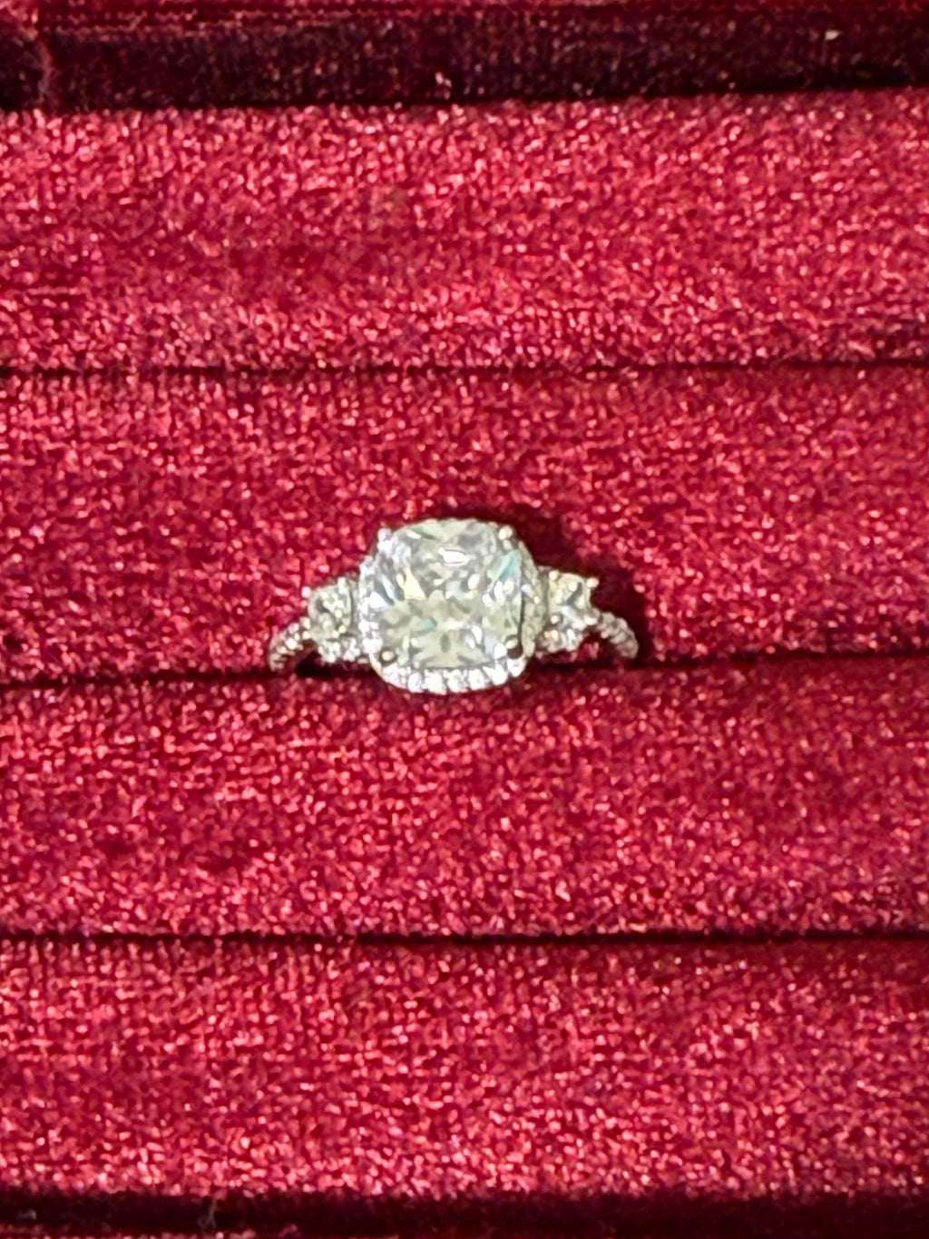 925 Sterling Silver Cushion-Cut Three-Stone Crystal Ring – Size 7