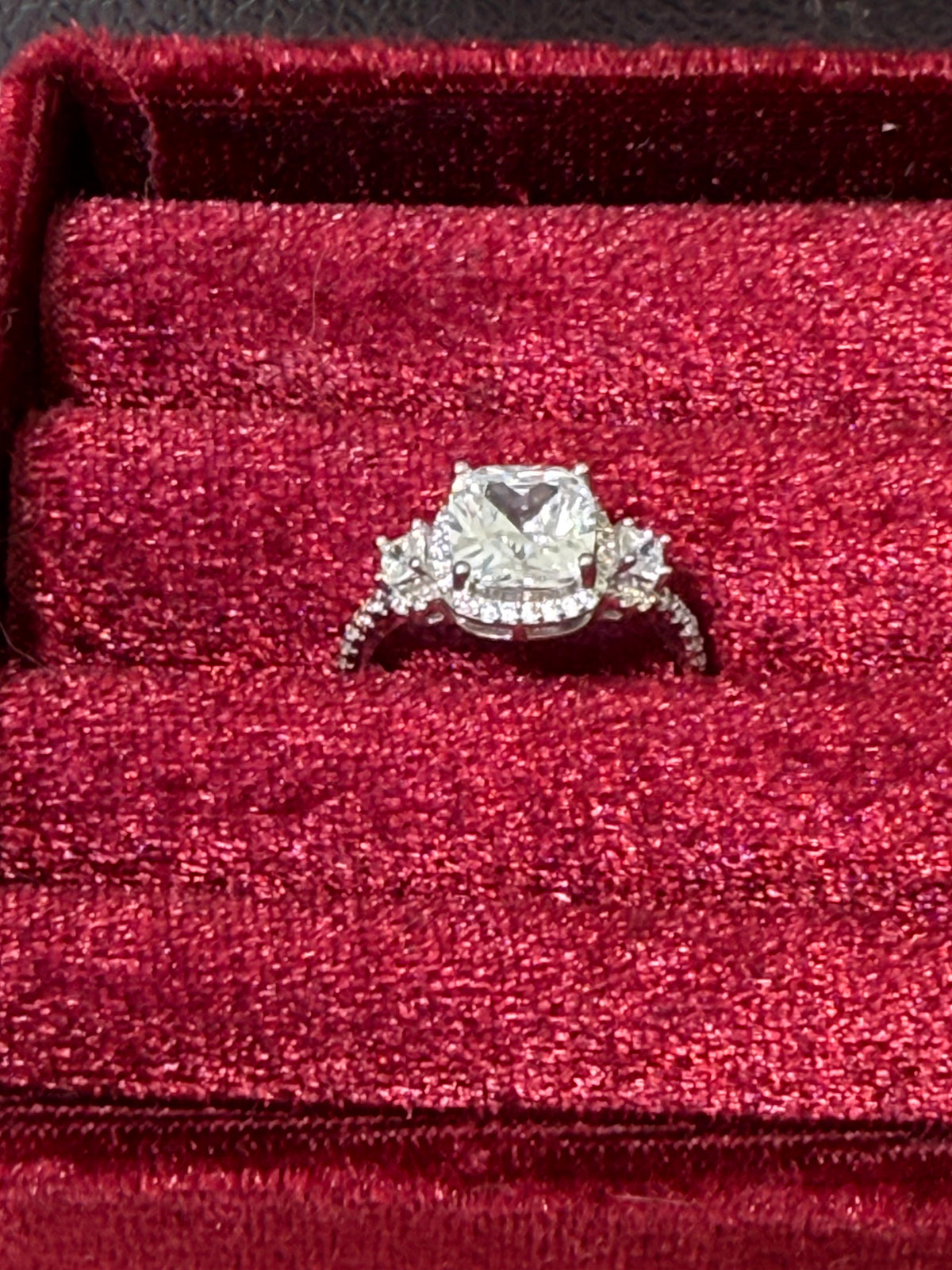 925 Sterling Silver Cushion-Cut Three-Stone Crystal Ring – Size 7