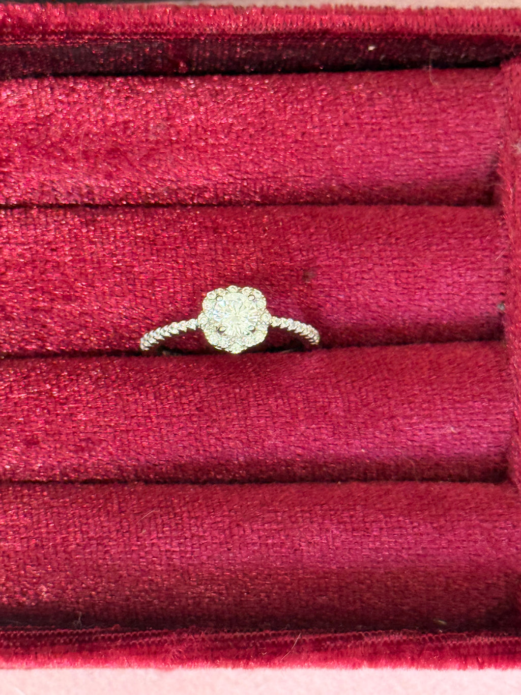 925 Sterling Silver Round-Cut Floral Halo Ring – Size 7
