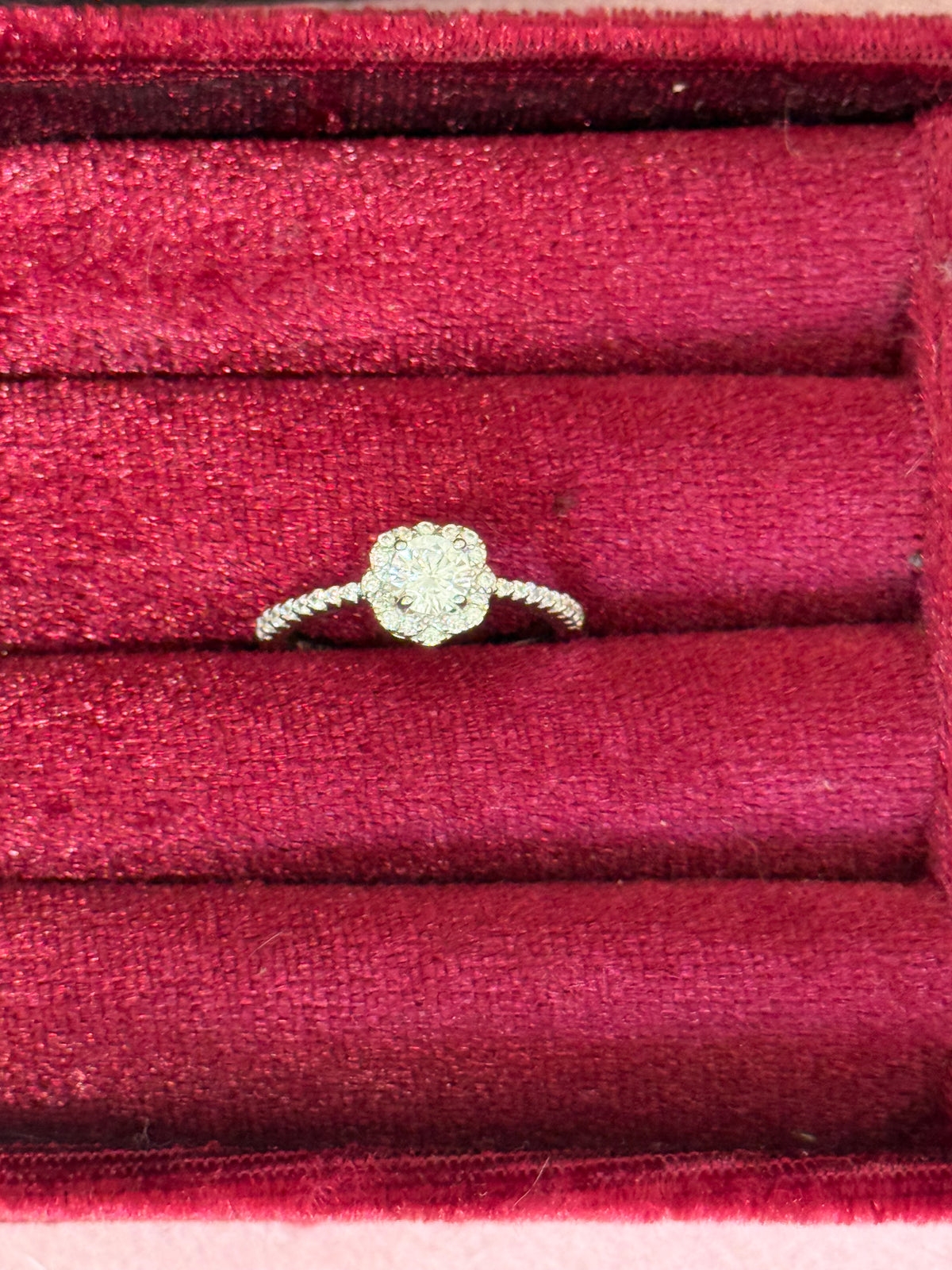 925 Sterling Silver Round-Cut Floral Halo Ring – Size 7