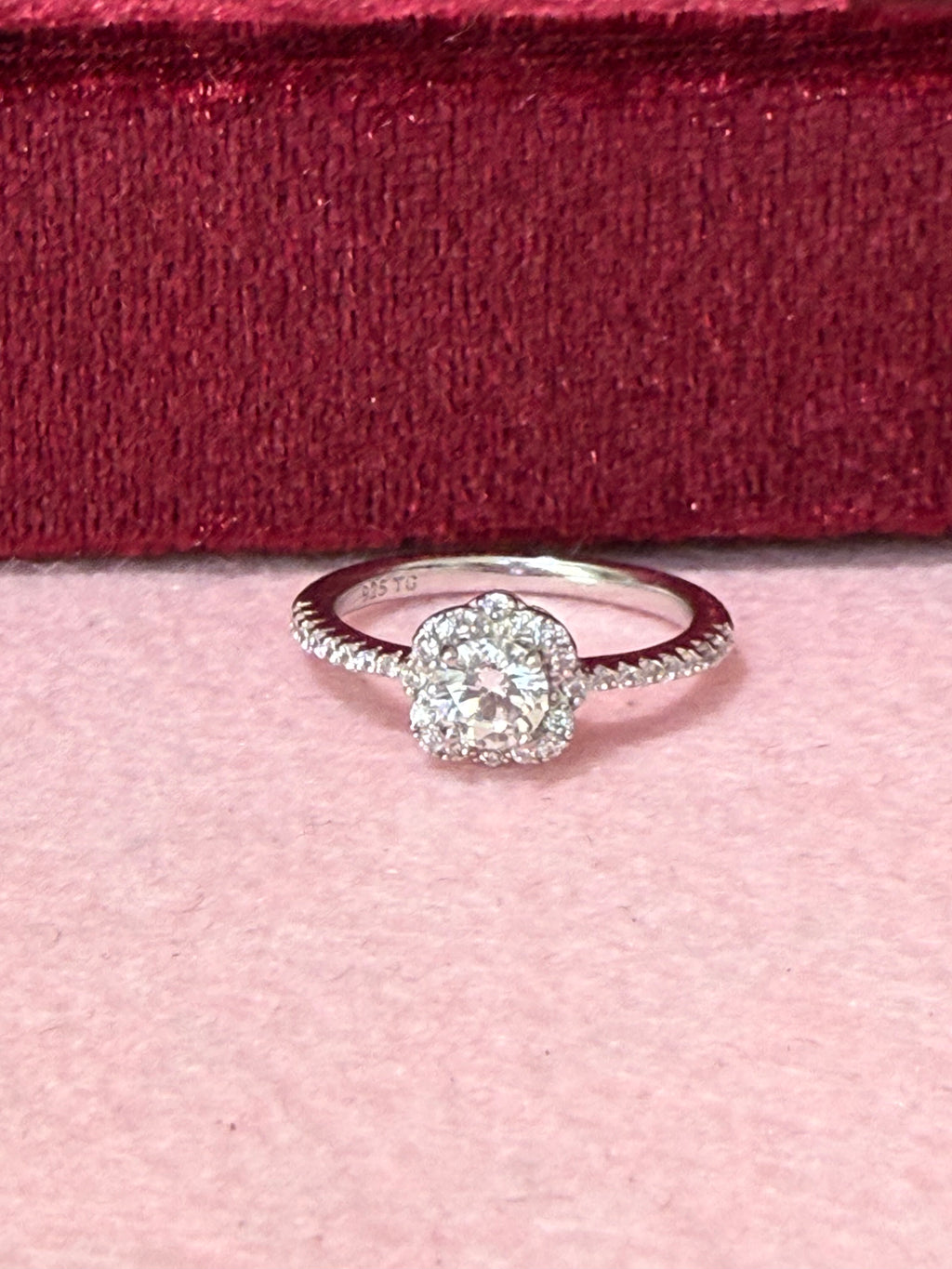925 Sterling Silver Round-Cut Floral Halo Ring – Size 7
