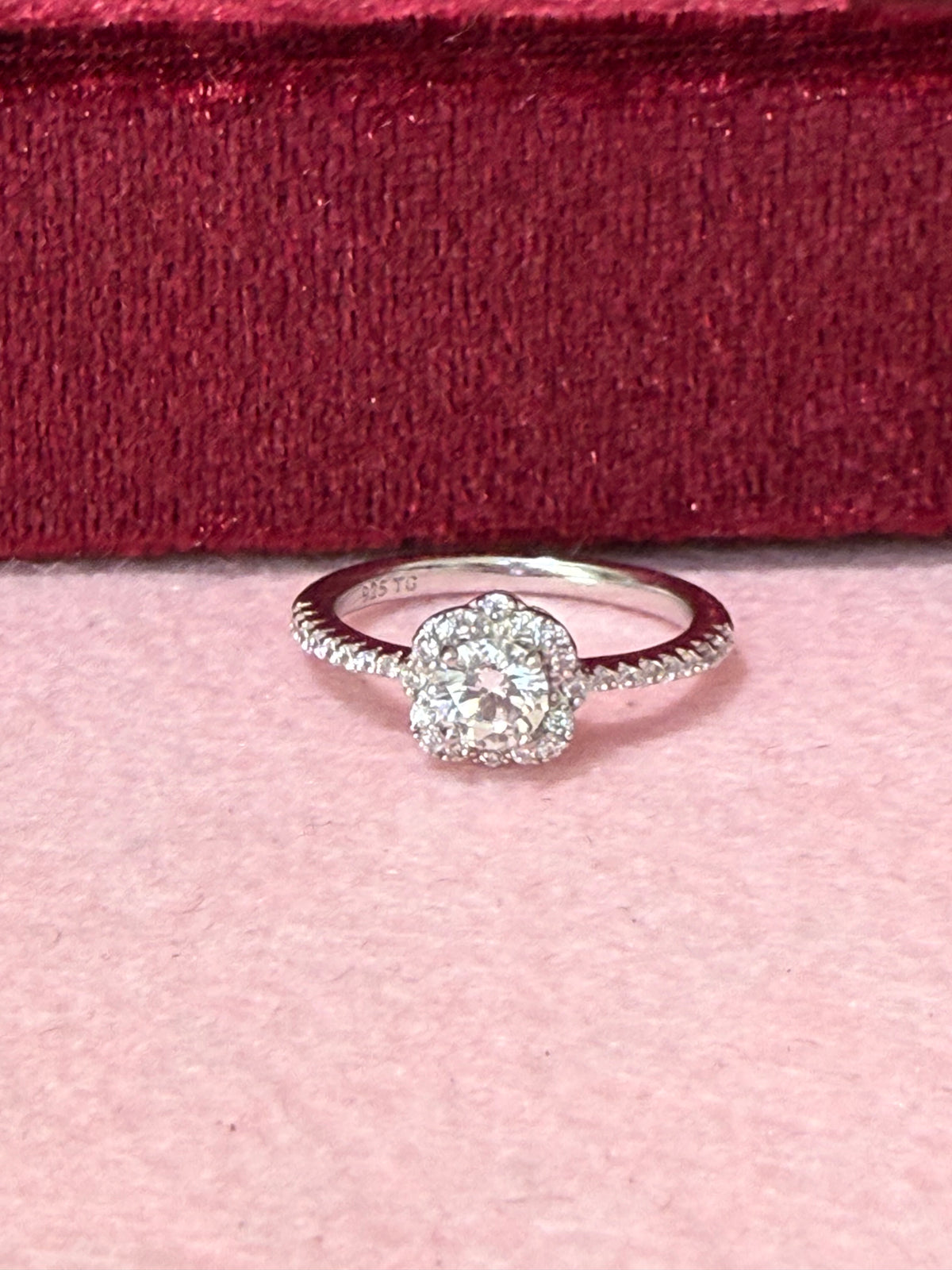 925 Sterling Silver Round-Cut Floral Halo Ring – Size 7