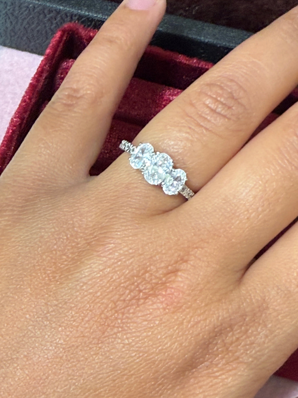 925 Sterling Silver Three-Stone Oval-Cut Ring – Size 7