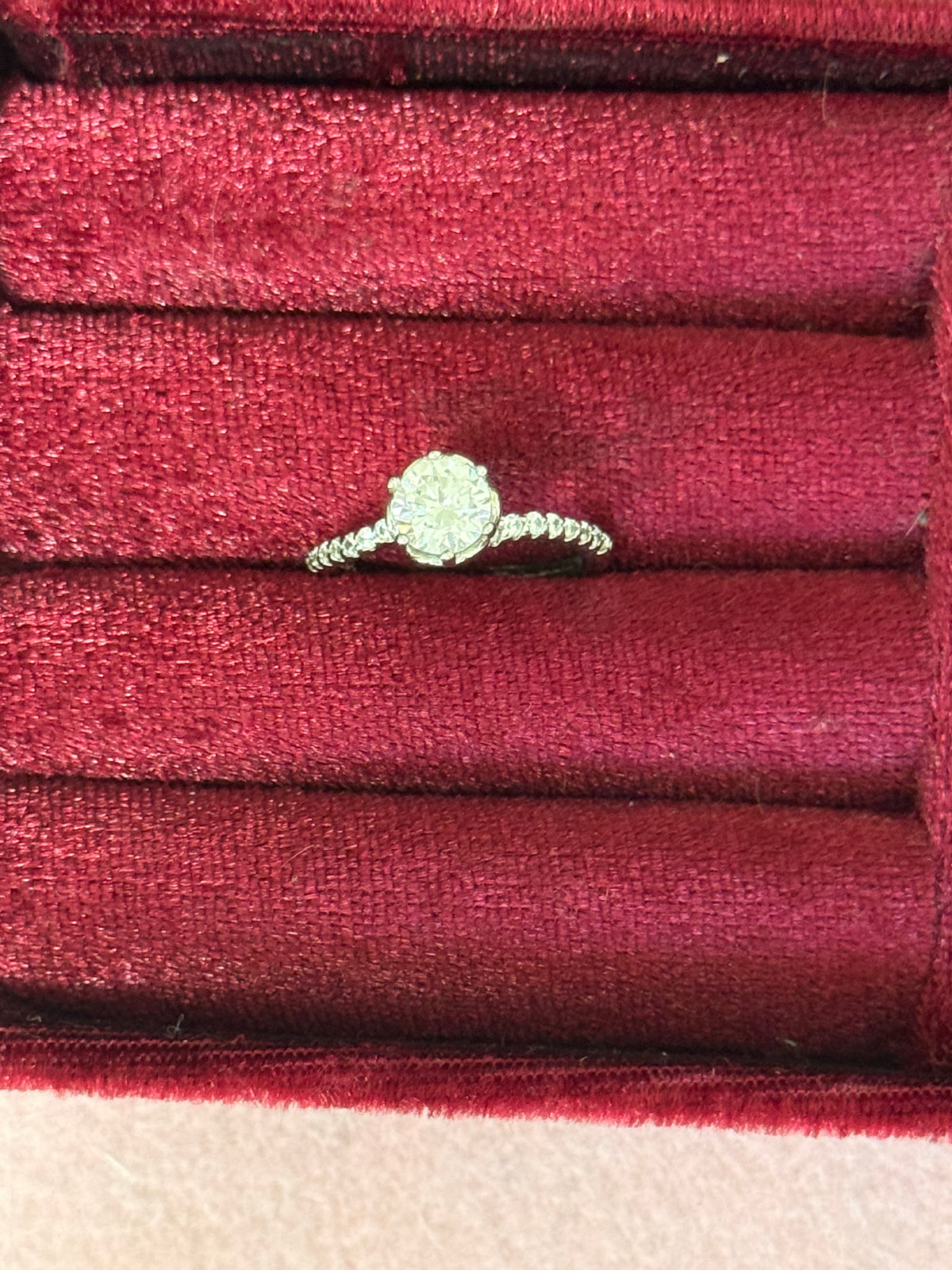 925 Sterling Silver Round-Cut Solitaire Ring with Sparkling Band – Adjustable