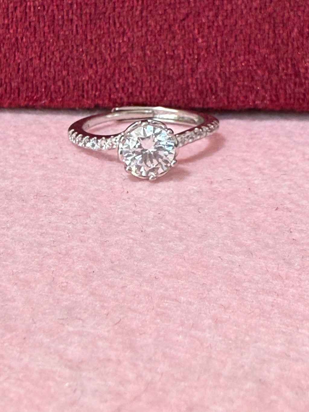 925 Sterling Silver Round-Cut Solitaire Ring with Sparkling Band – Adjustable