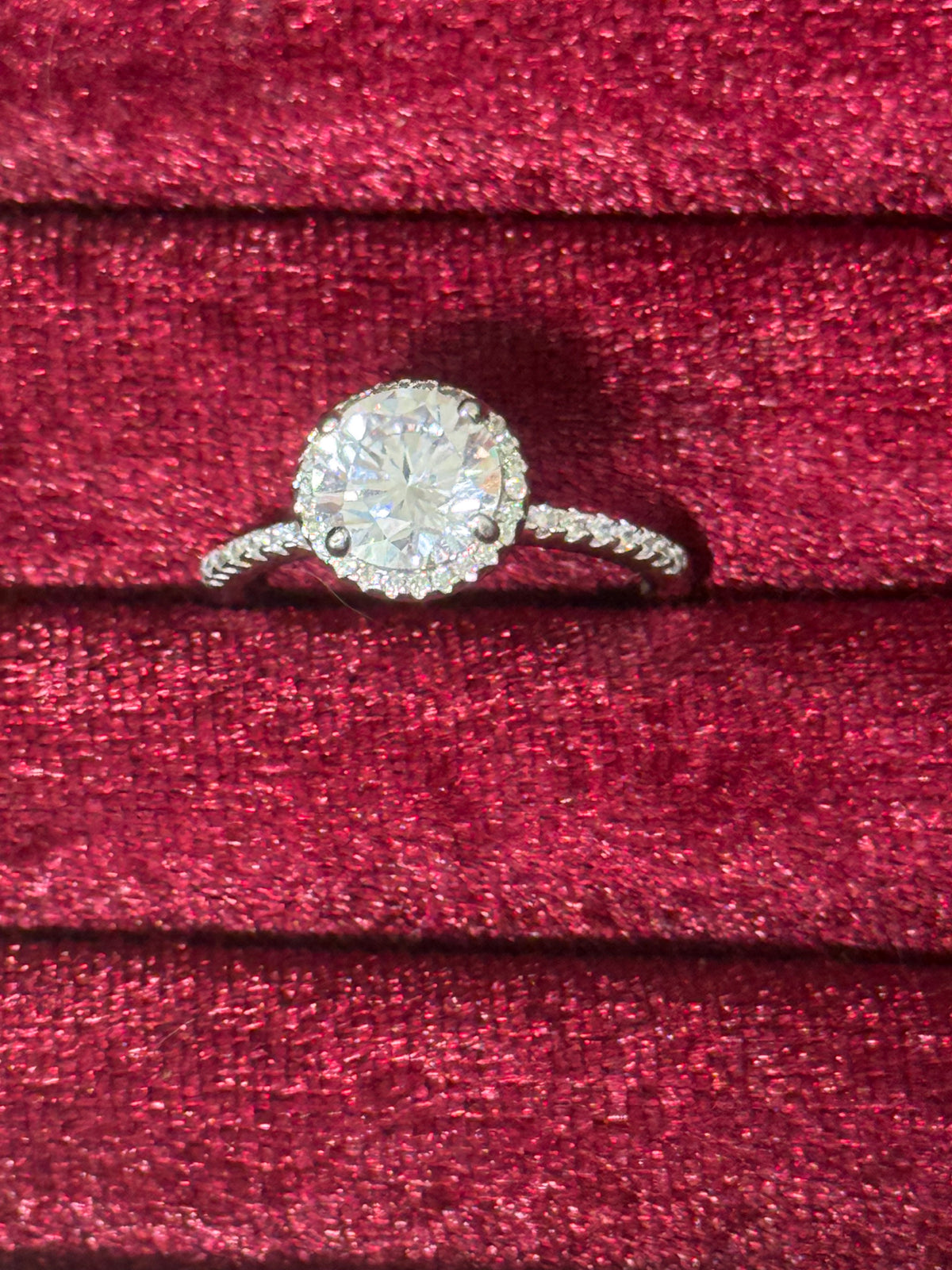925 Sterling Silver Round-Cut Solitaire Ring with Sparkling Band – Size 8