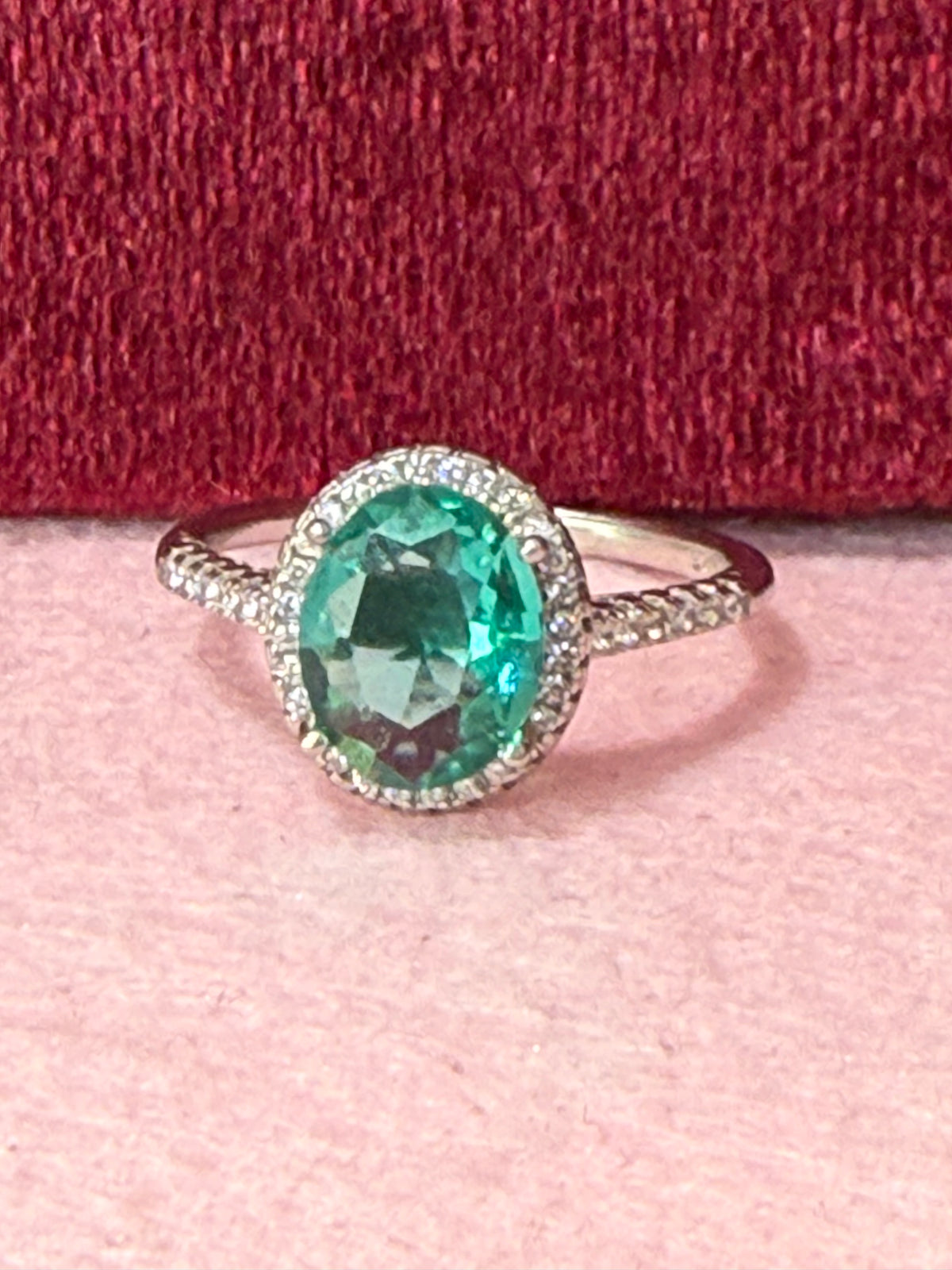 925 Sterling Silver Emerald Green Oval Halo Ring – Size 8.5