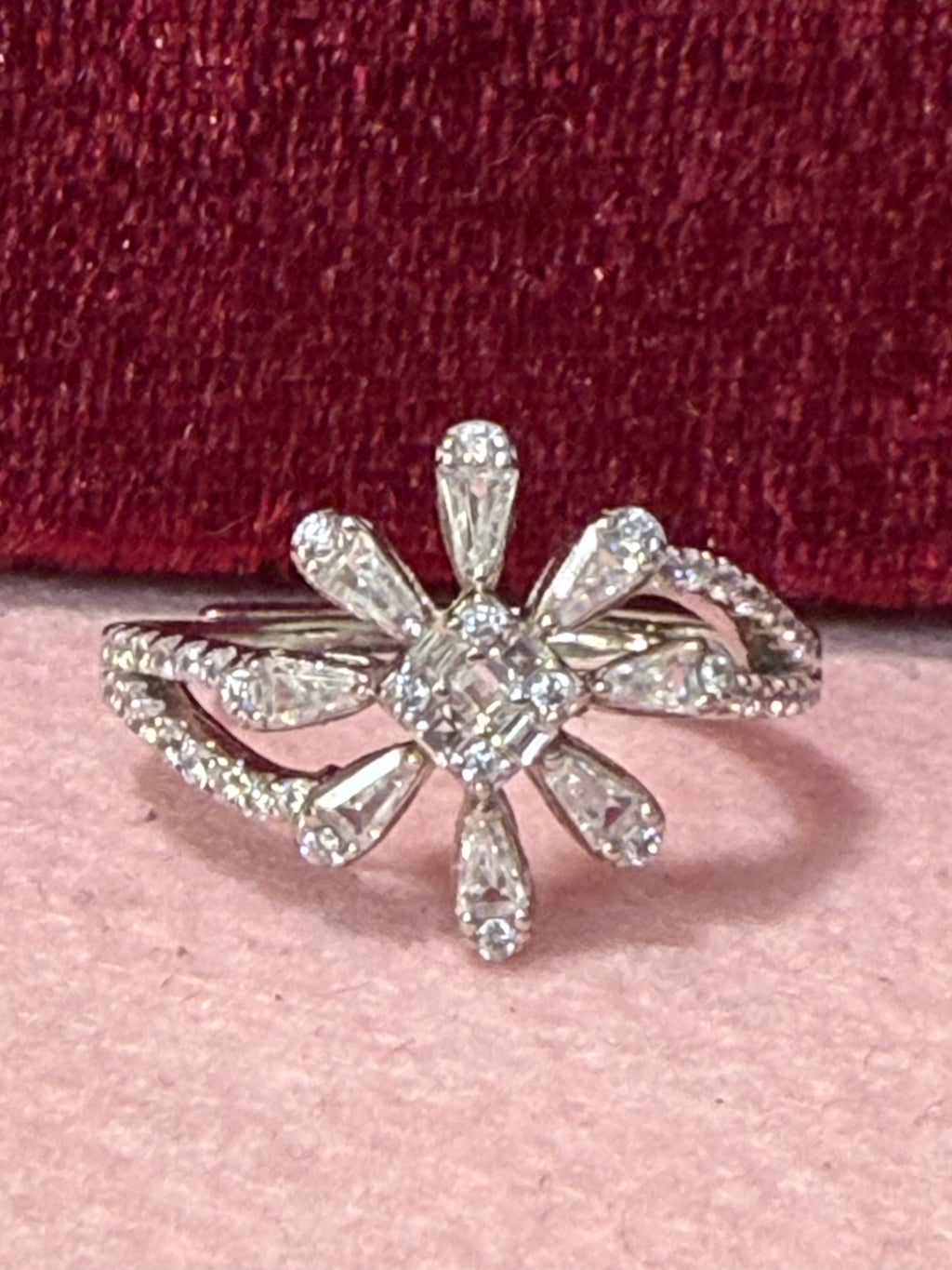 925 Sterling Silver Sparkling Flower Ring – Adjustable
