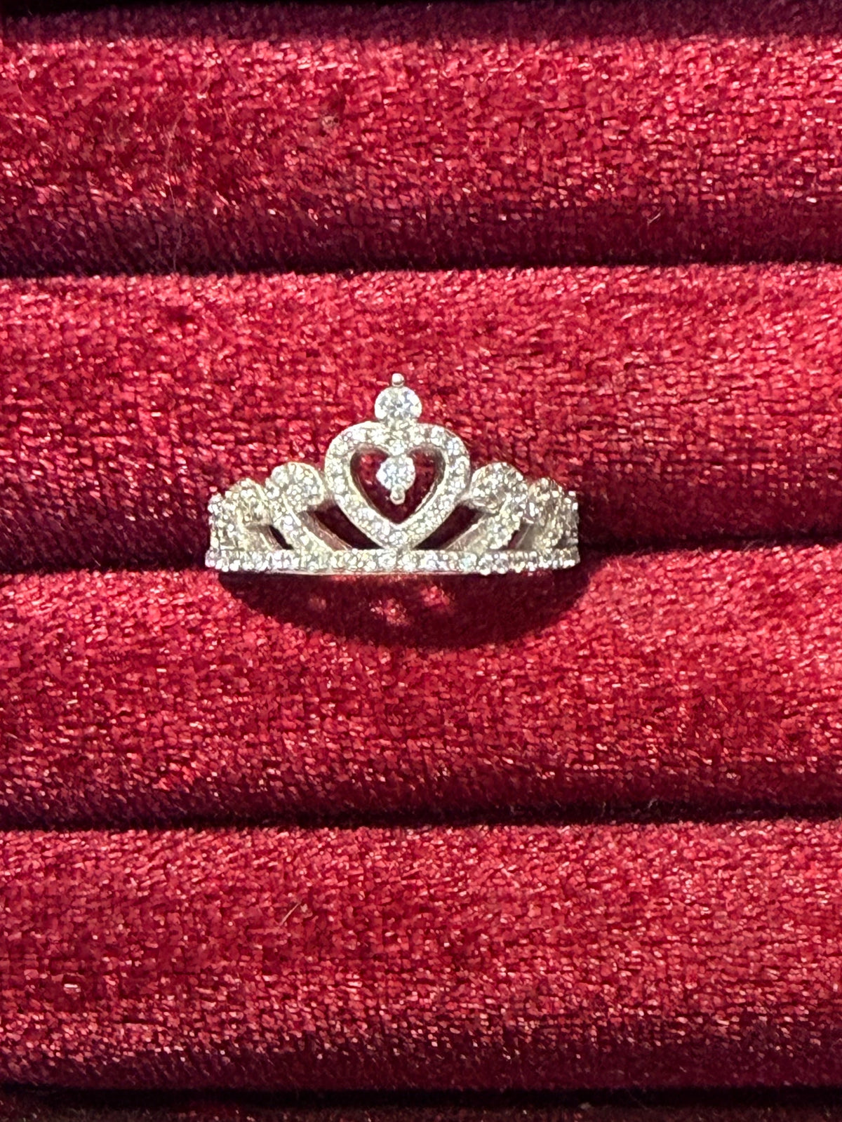 925 Sterling Silver Sparkling Heart Crown Ring – Size 9