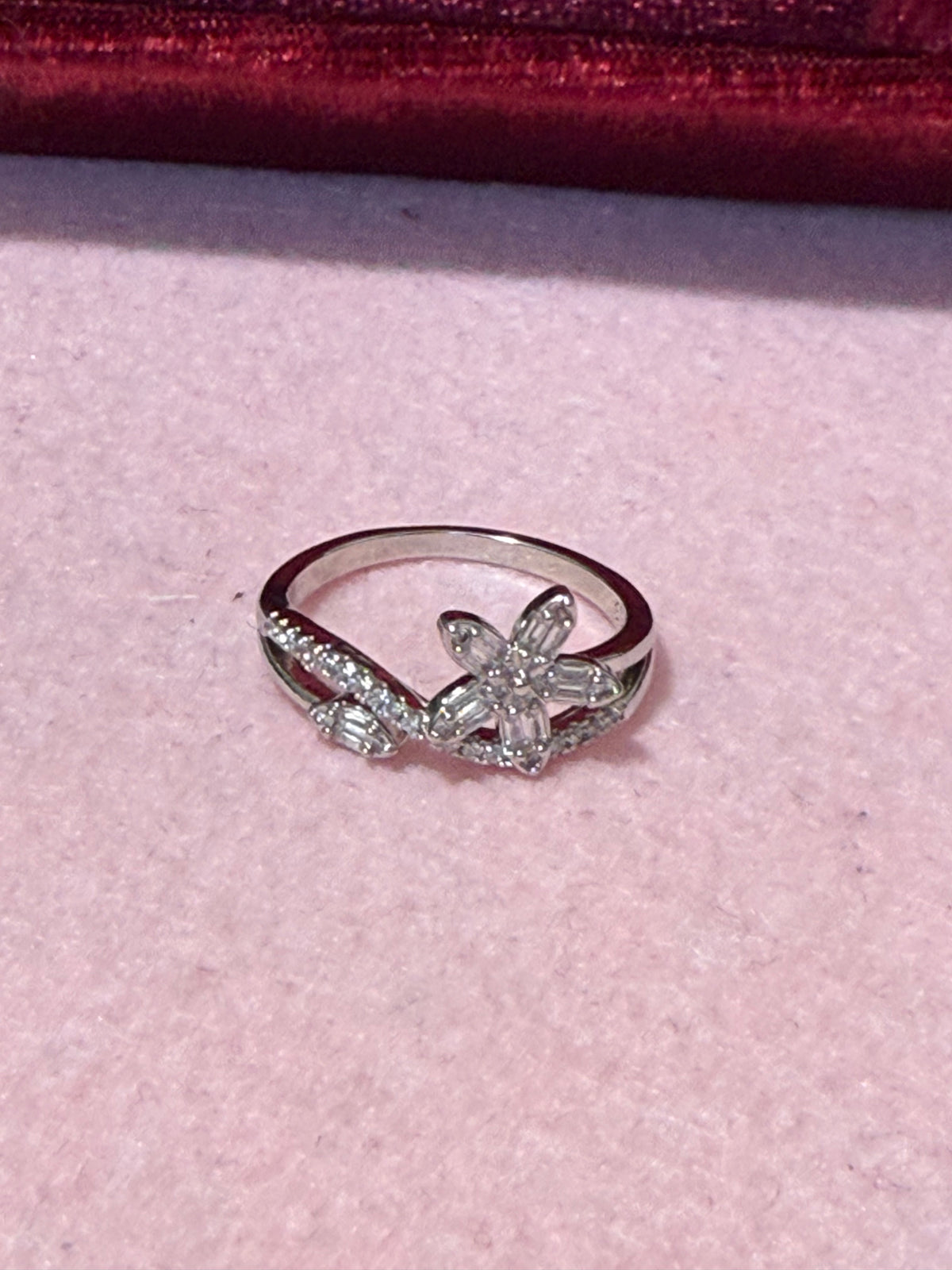 925 Sterling Silver Sparkling Floral Vine Ring – Size 8