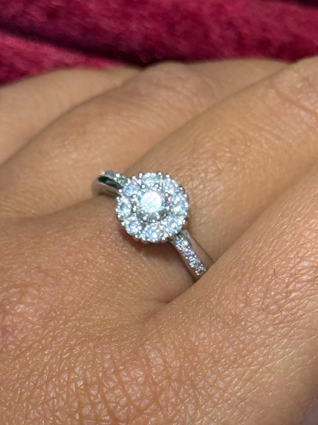 925 Sterling Silver Round Halo Ring with Clear Stones – Size 8