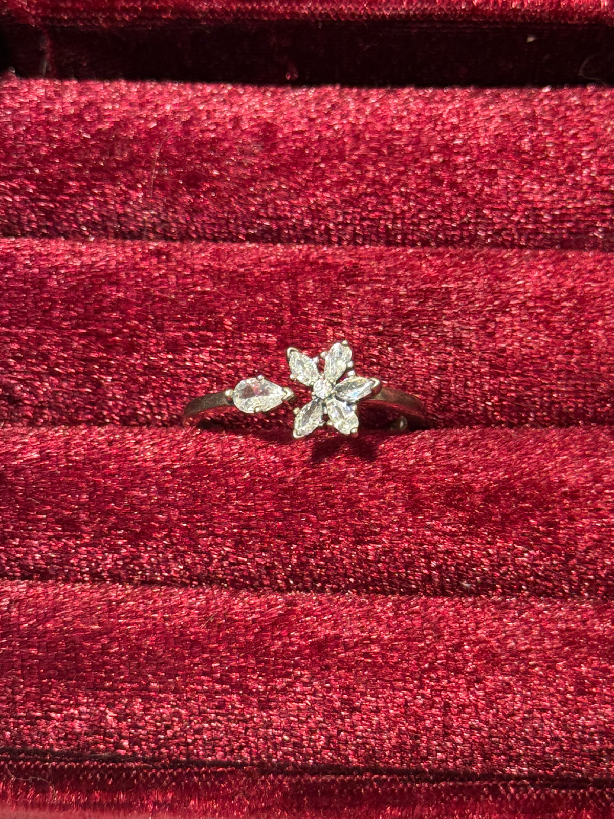 925 Sterling Silver Marquise Flower Ring with Clear Stones