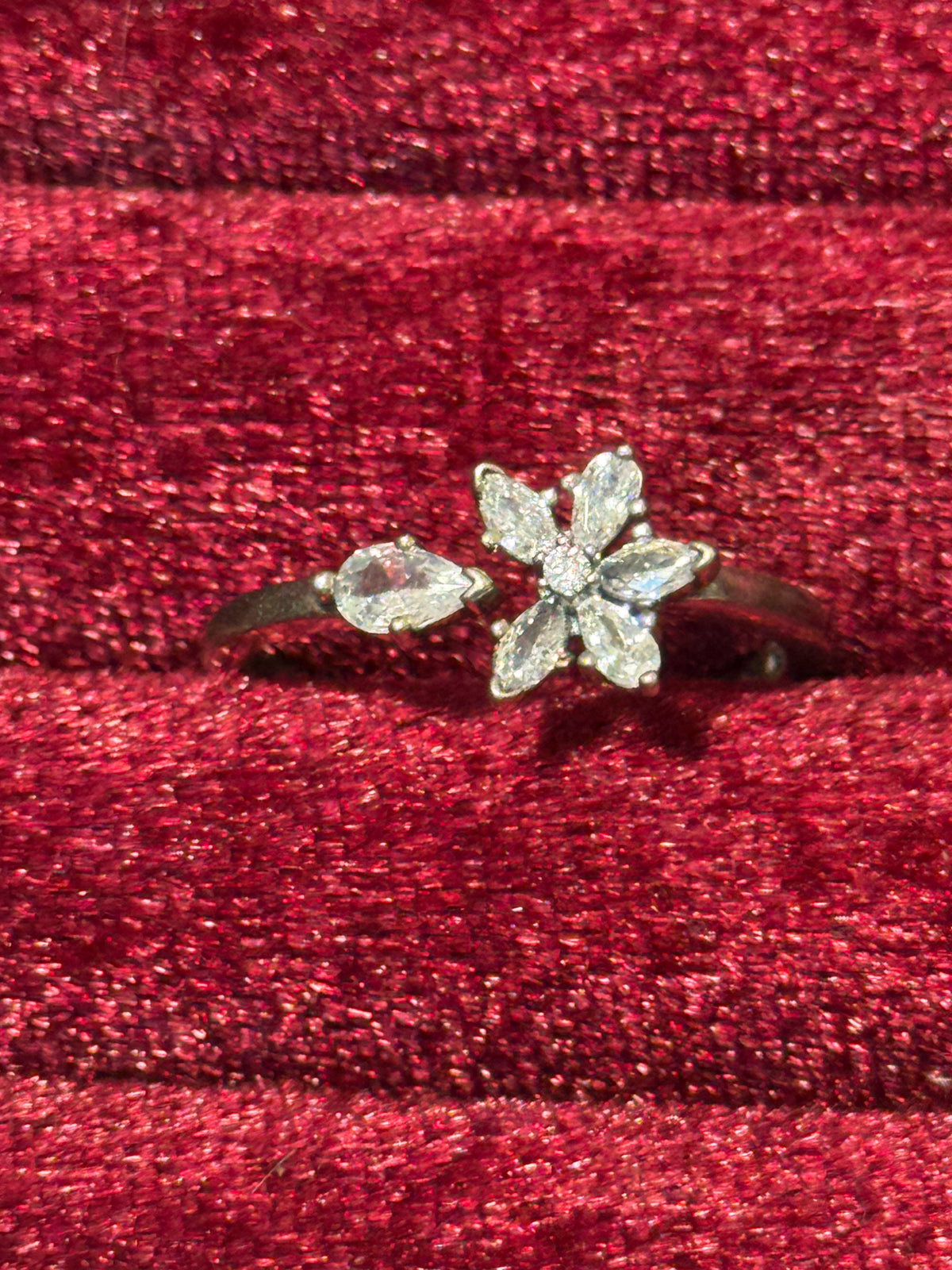 925 Sterling Silver Marquise Flower Ring with Clear Stones