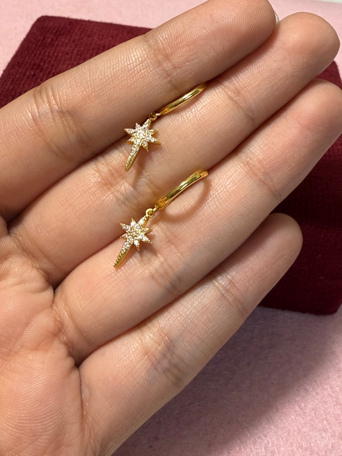 925 Sterling Silver Sparkling North Star Huggie Earrings – Gold & Silver