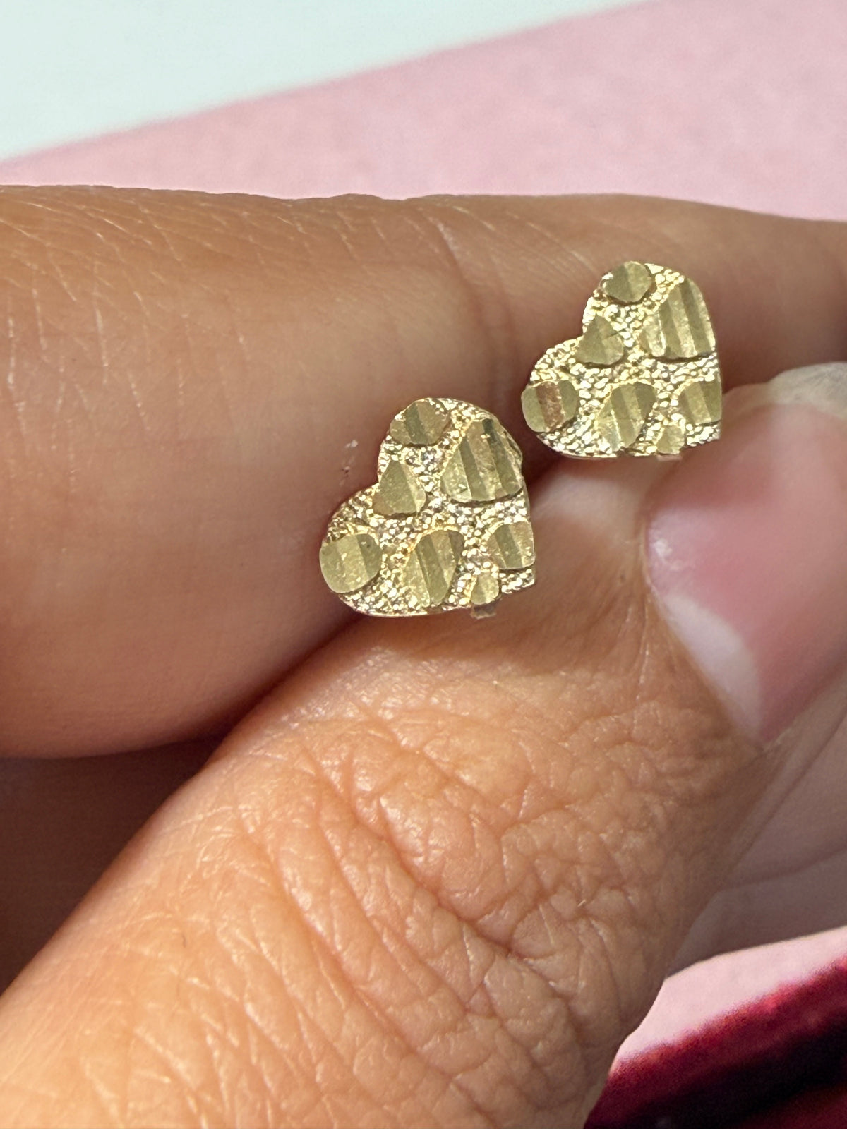 10K Yellow Gold Diamond-Cut Textured Heart Stud Earrings – Medium