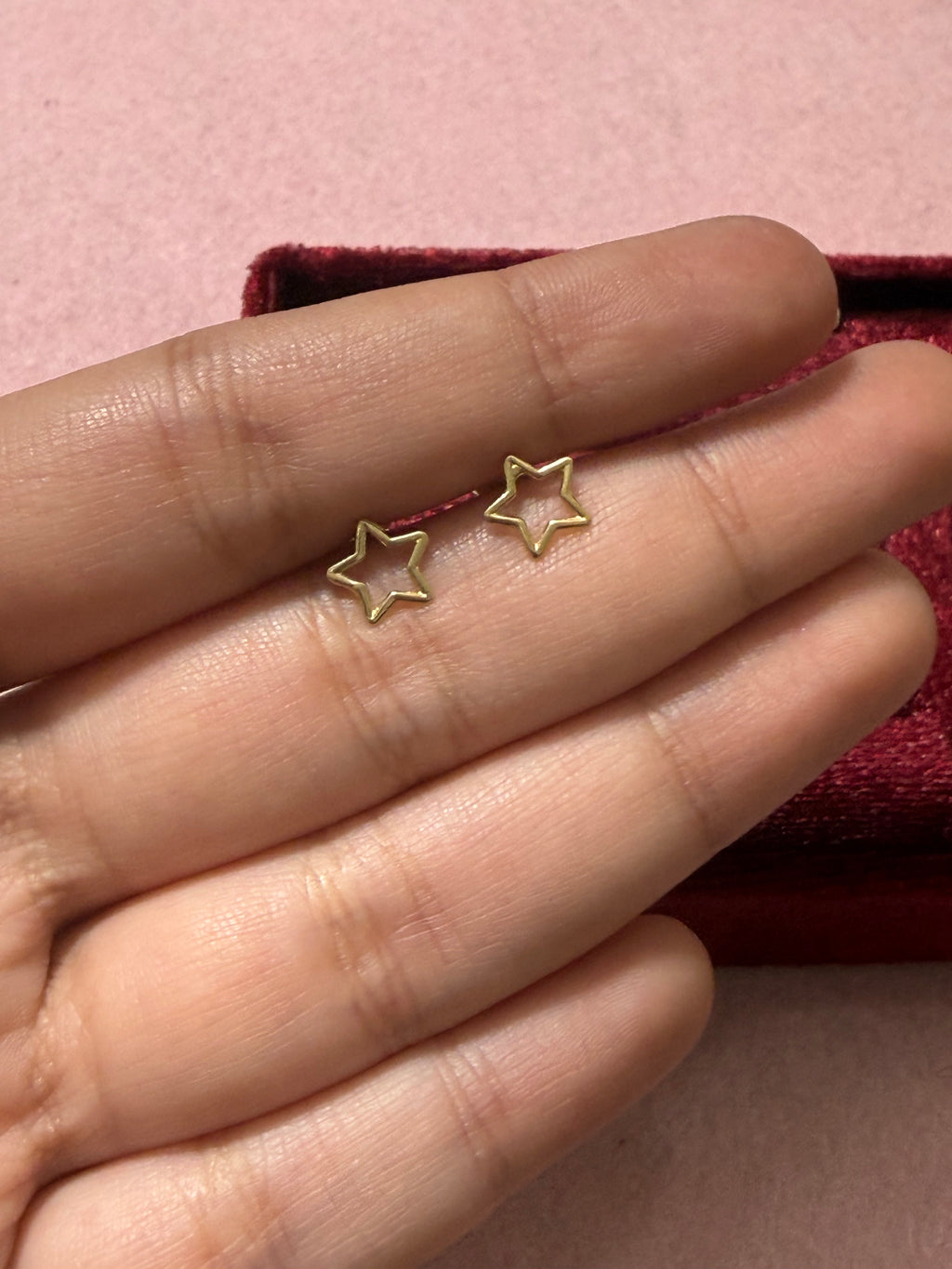 18K Yellow Gold Open Star Stud Earrings